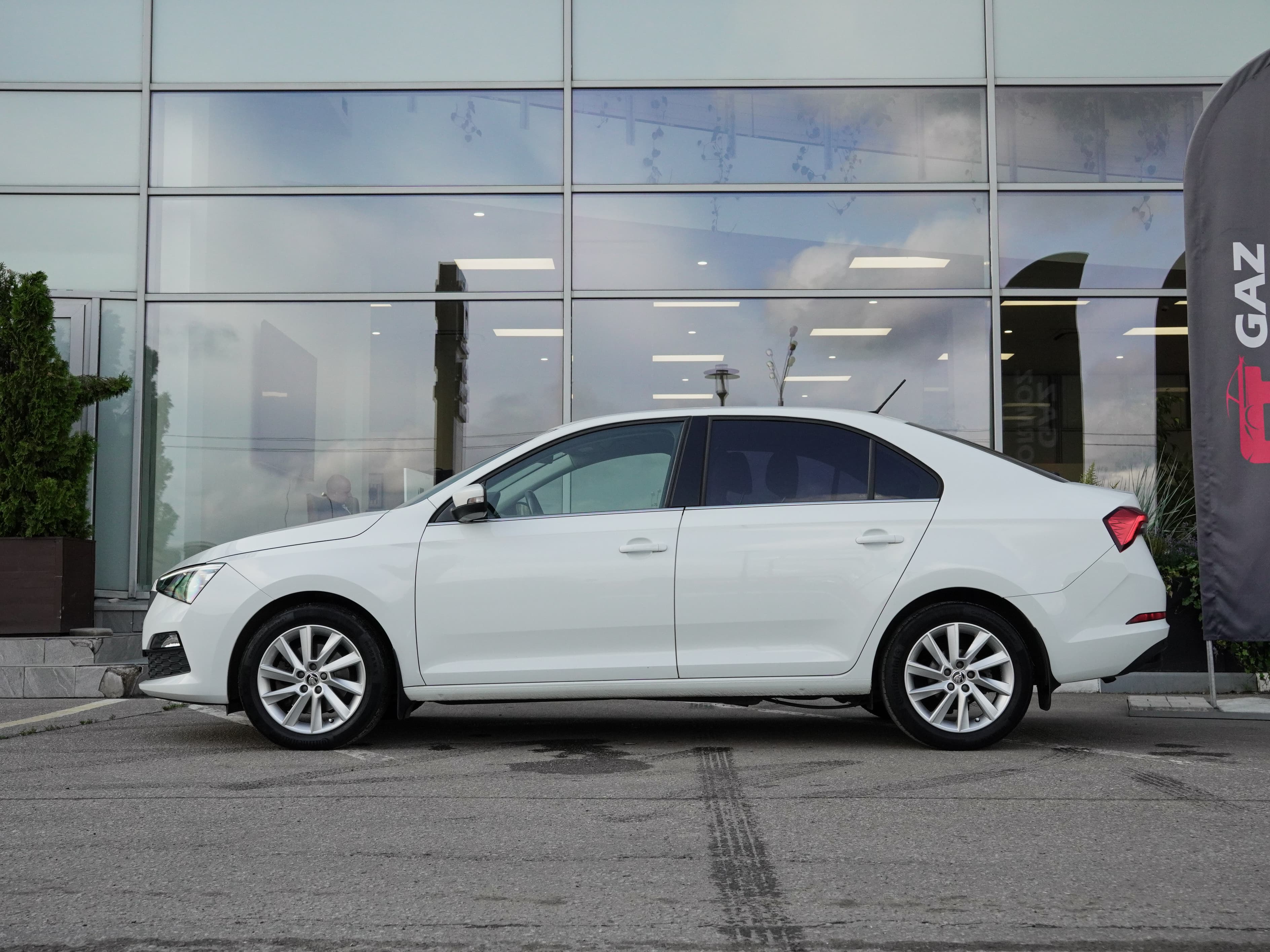 Skoda Rapid — фото 4