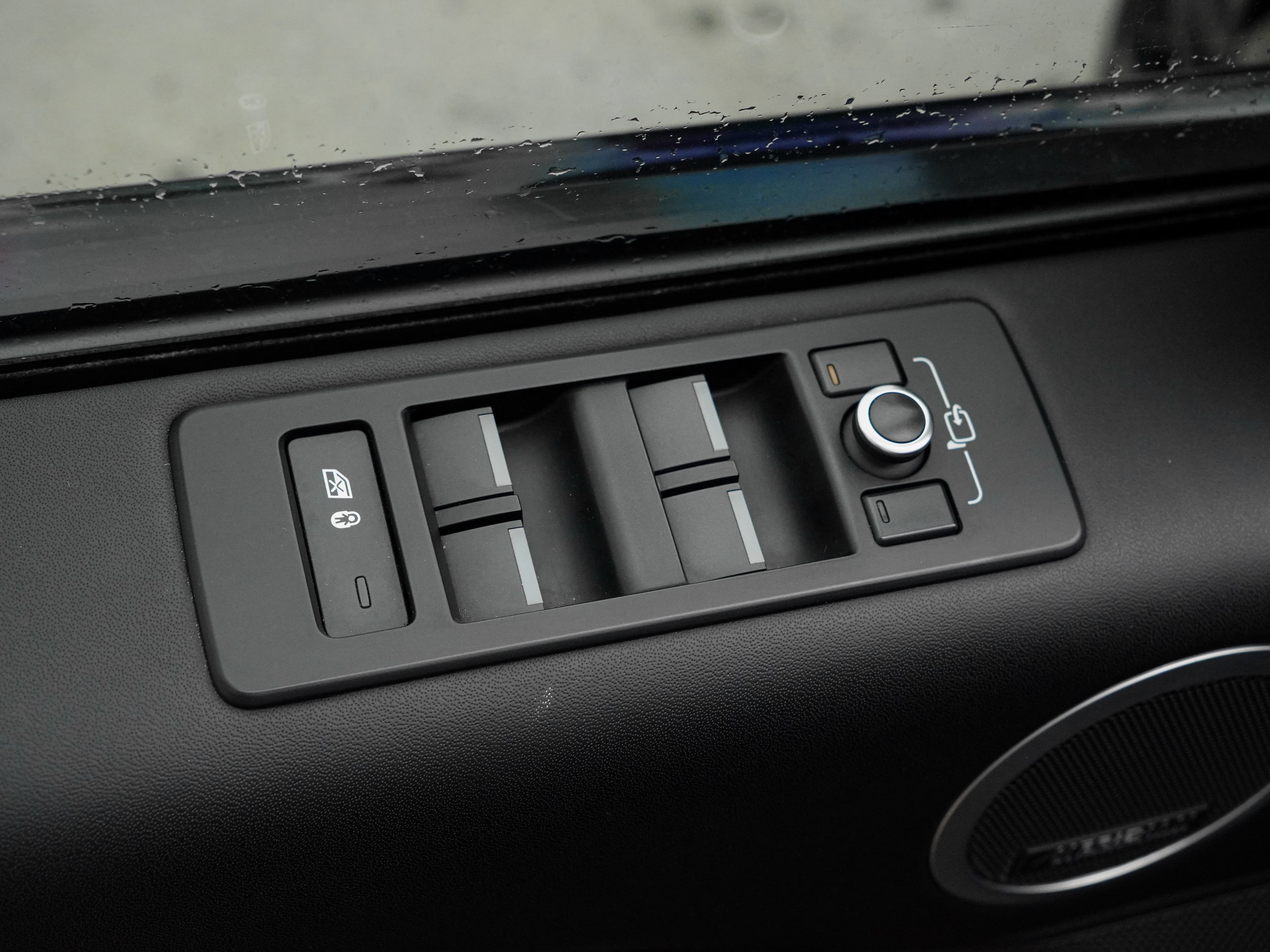 Land Rover Discovery — фото 14