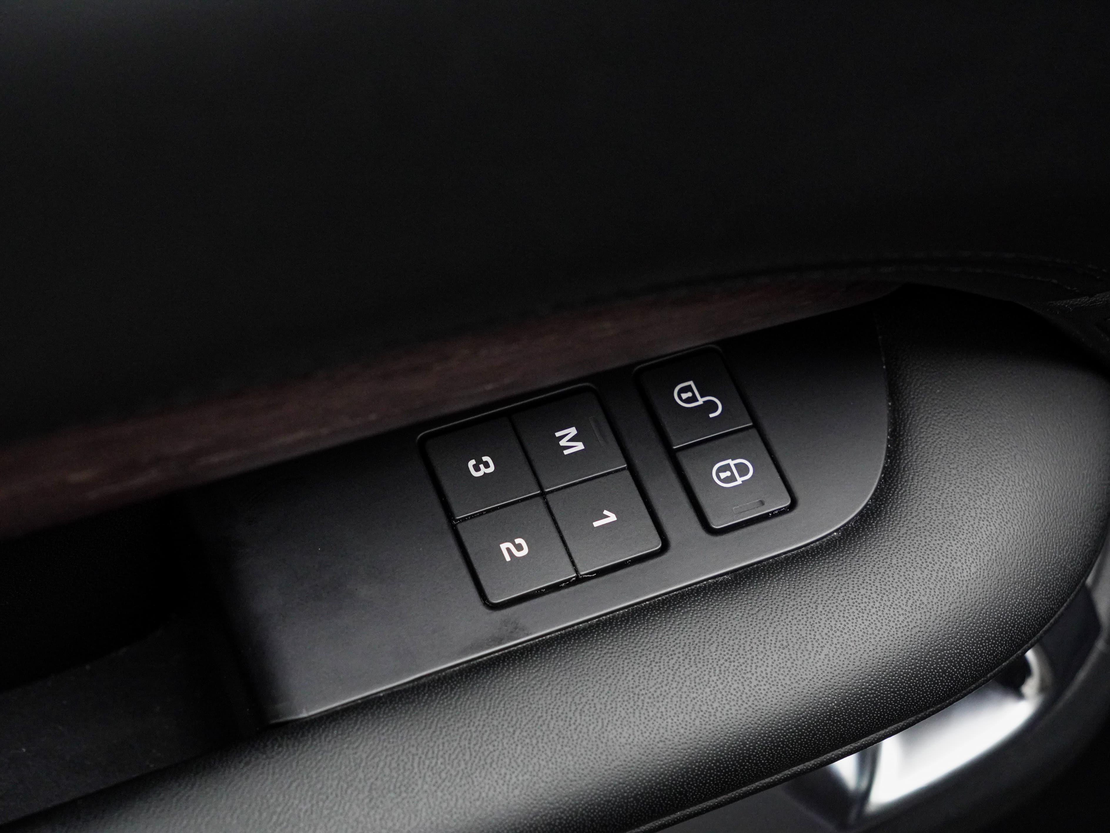 Land Rover Discovery — фото 15