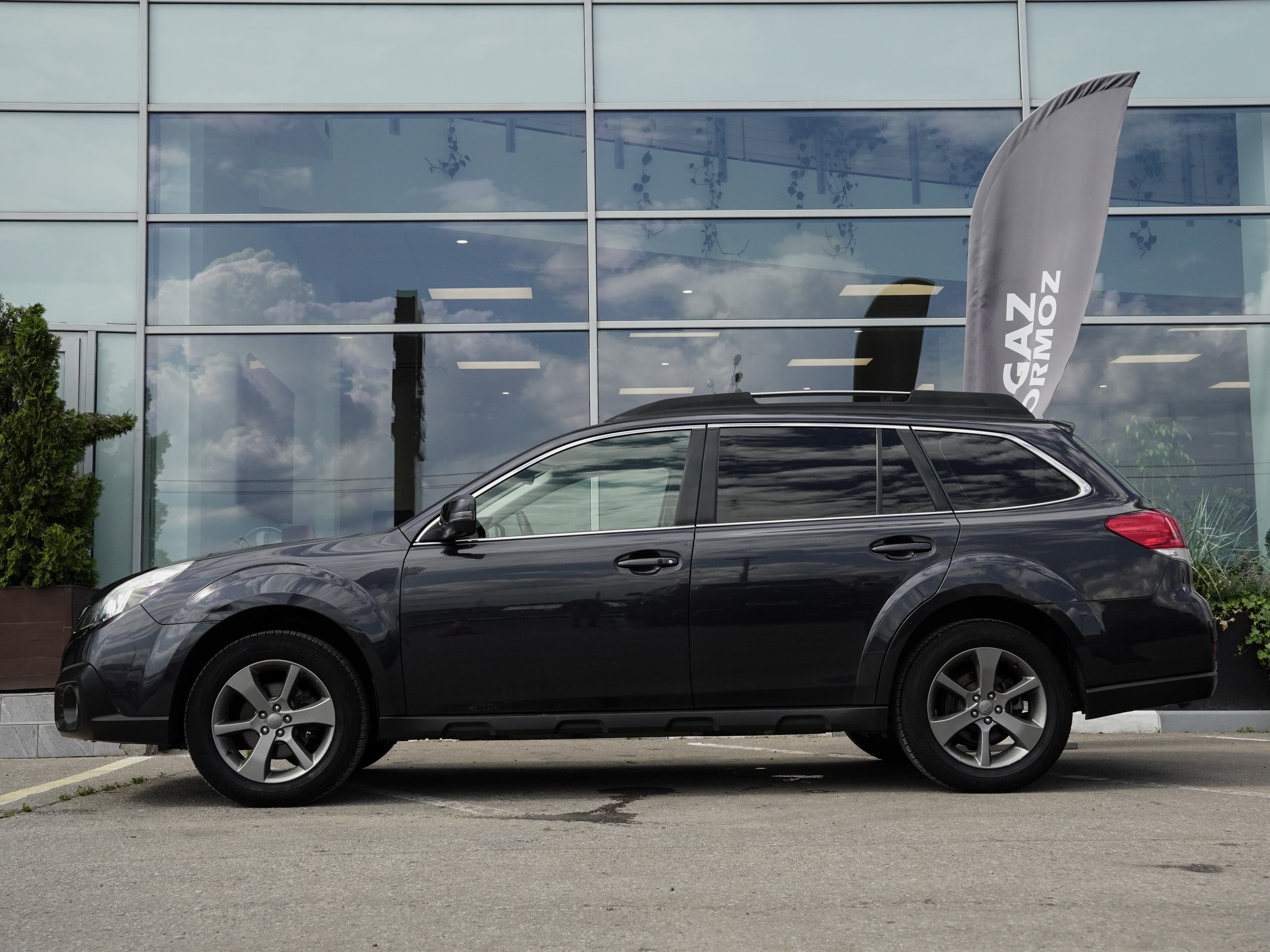 Subaru Outback — фото 8