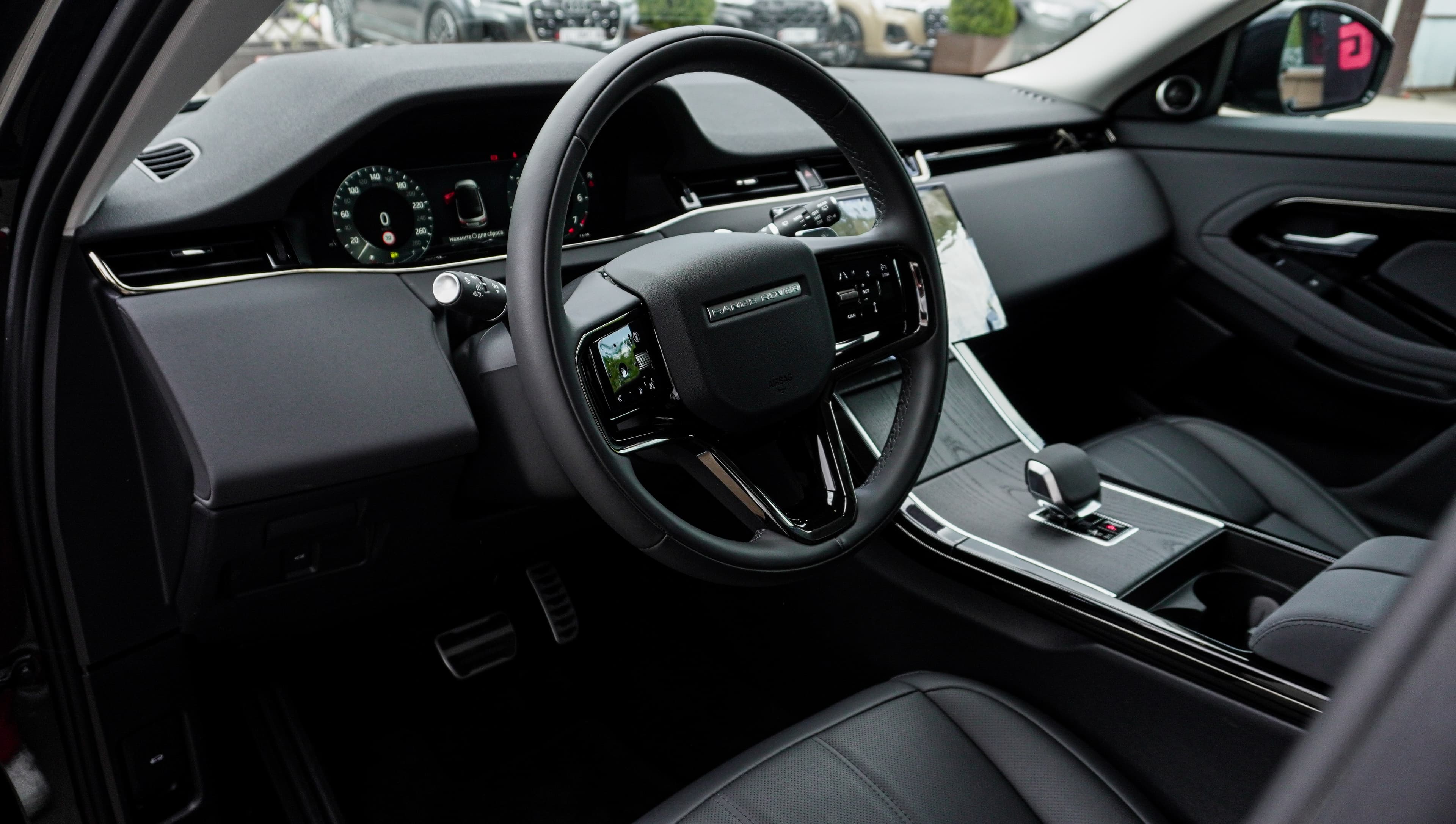 Land Rover Range Rover Evoque — фото 14