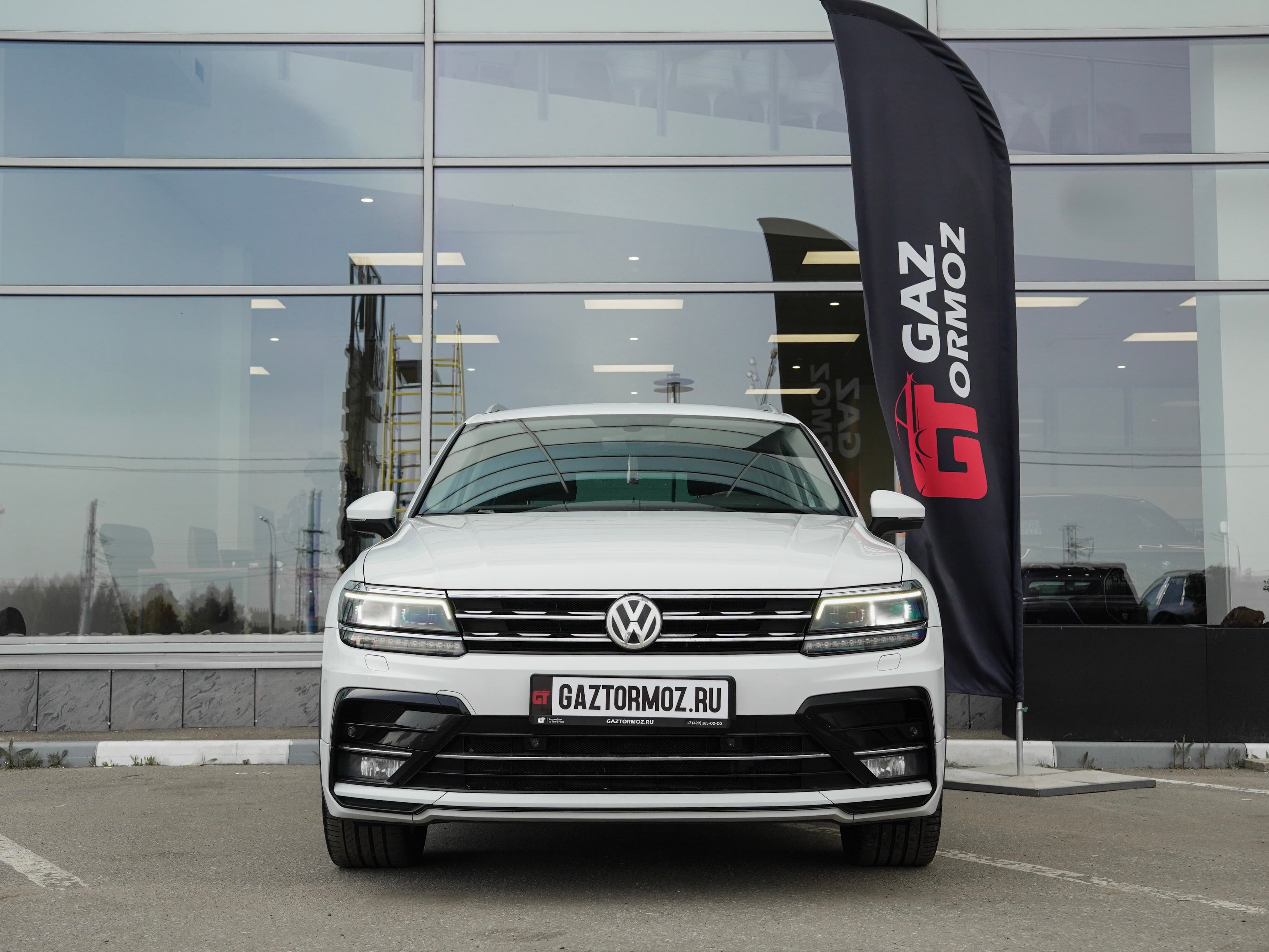 Volkswagen Tiguan — фото 2