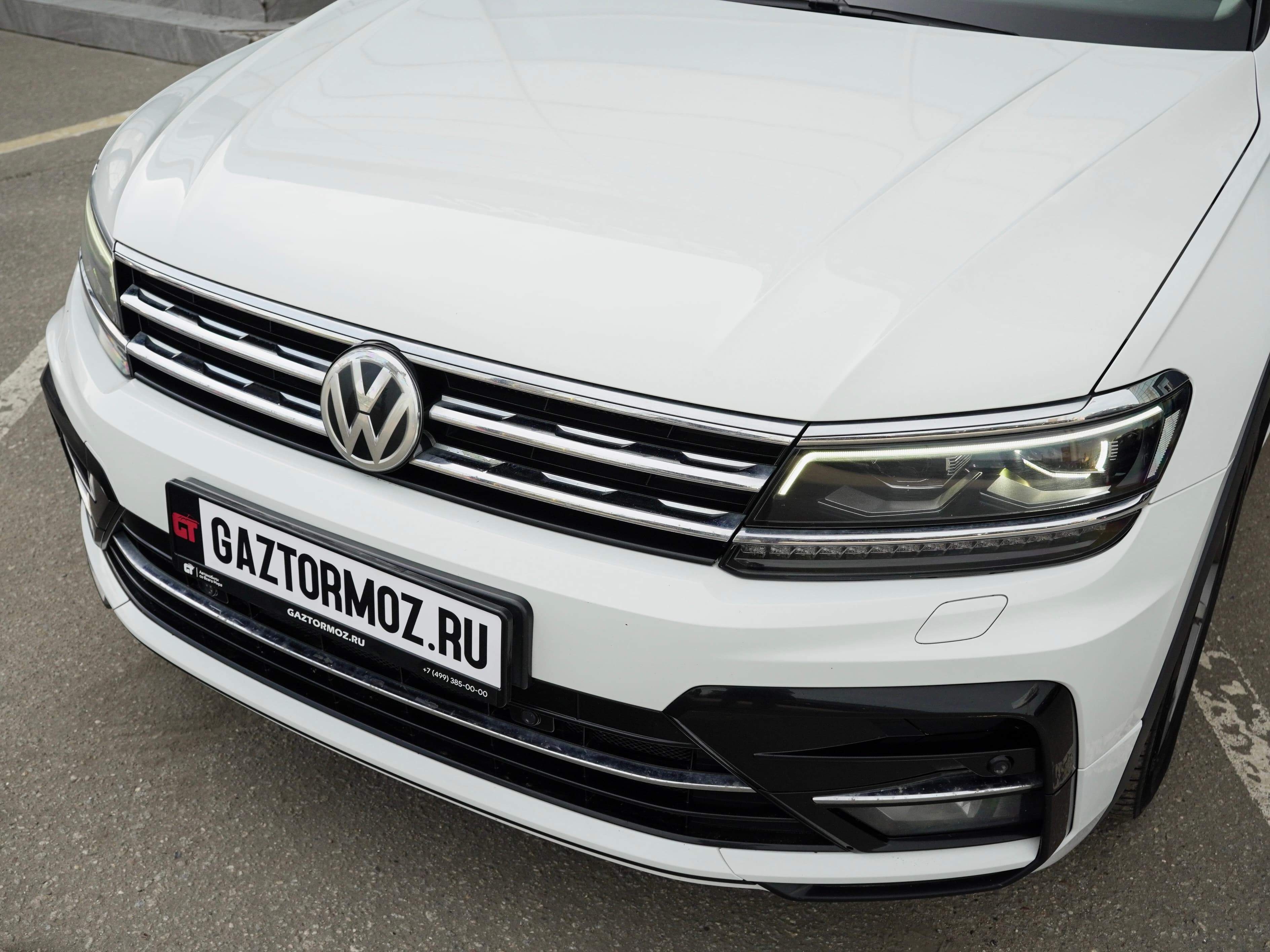 Volkswagen Tiguan — фото 11