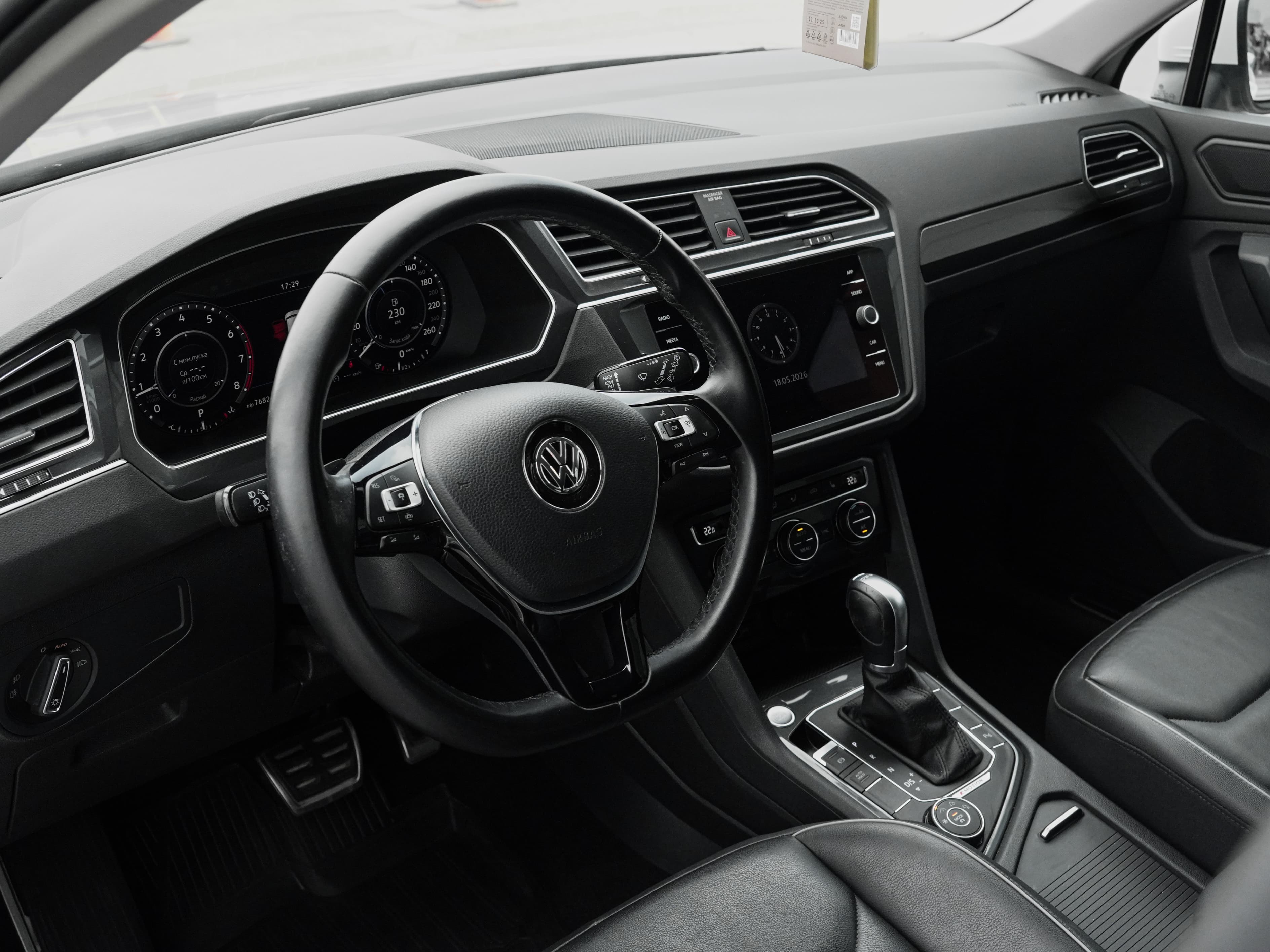 Volkswagen Tiguan — фото 25