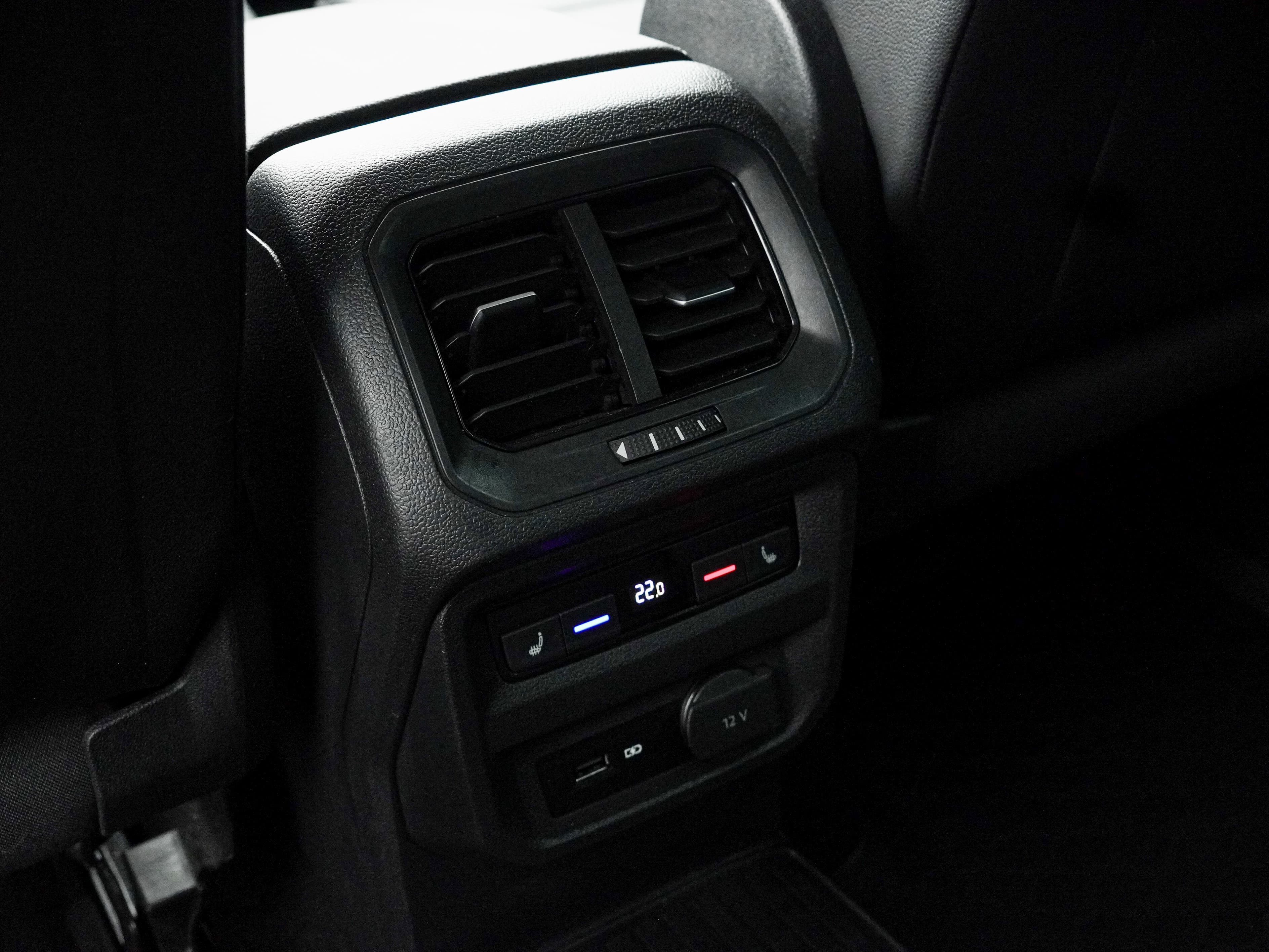 Volkswagen Tiguan — фото 28