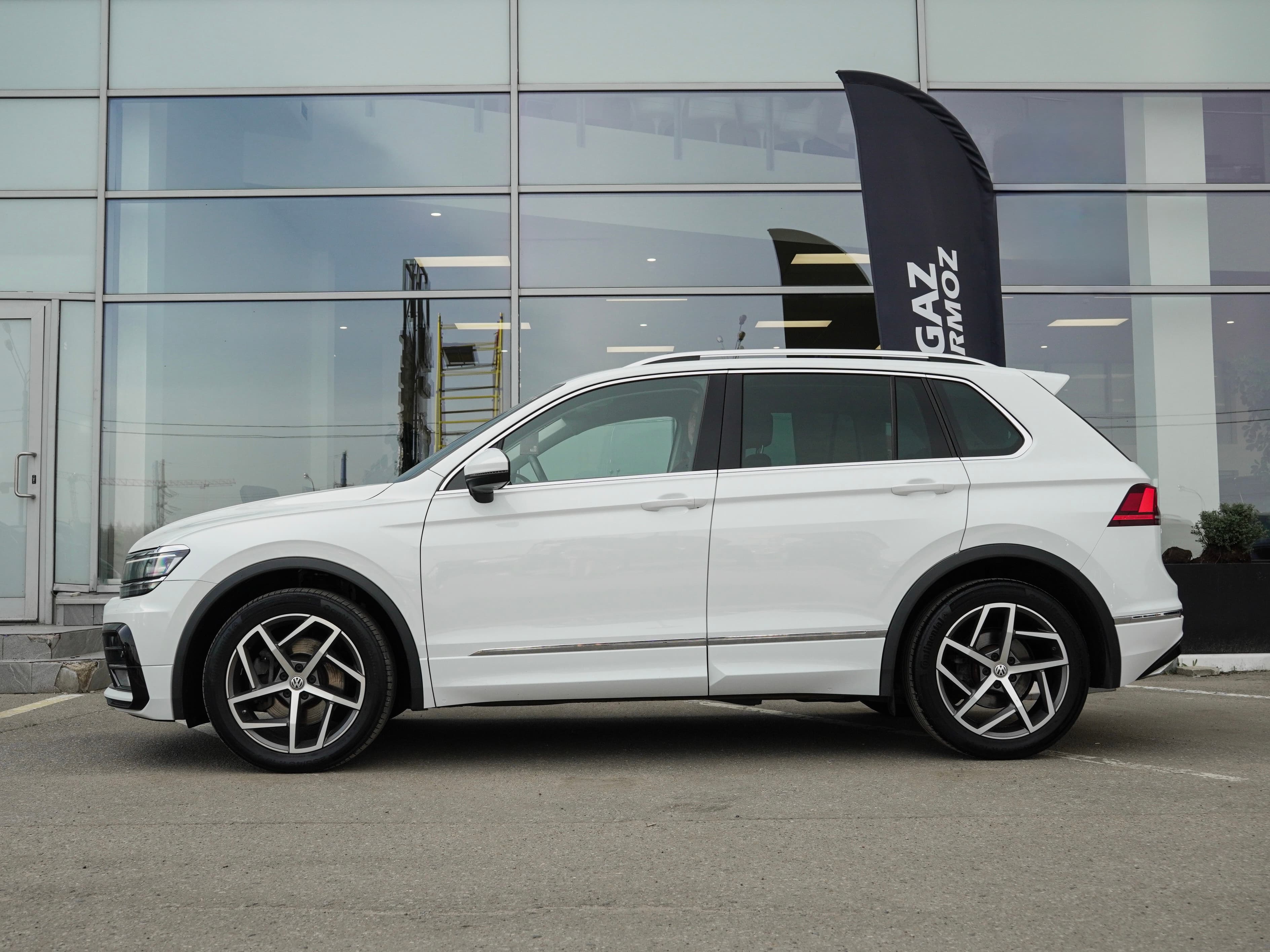 Volkswagen Tiguan — фото 4