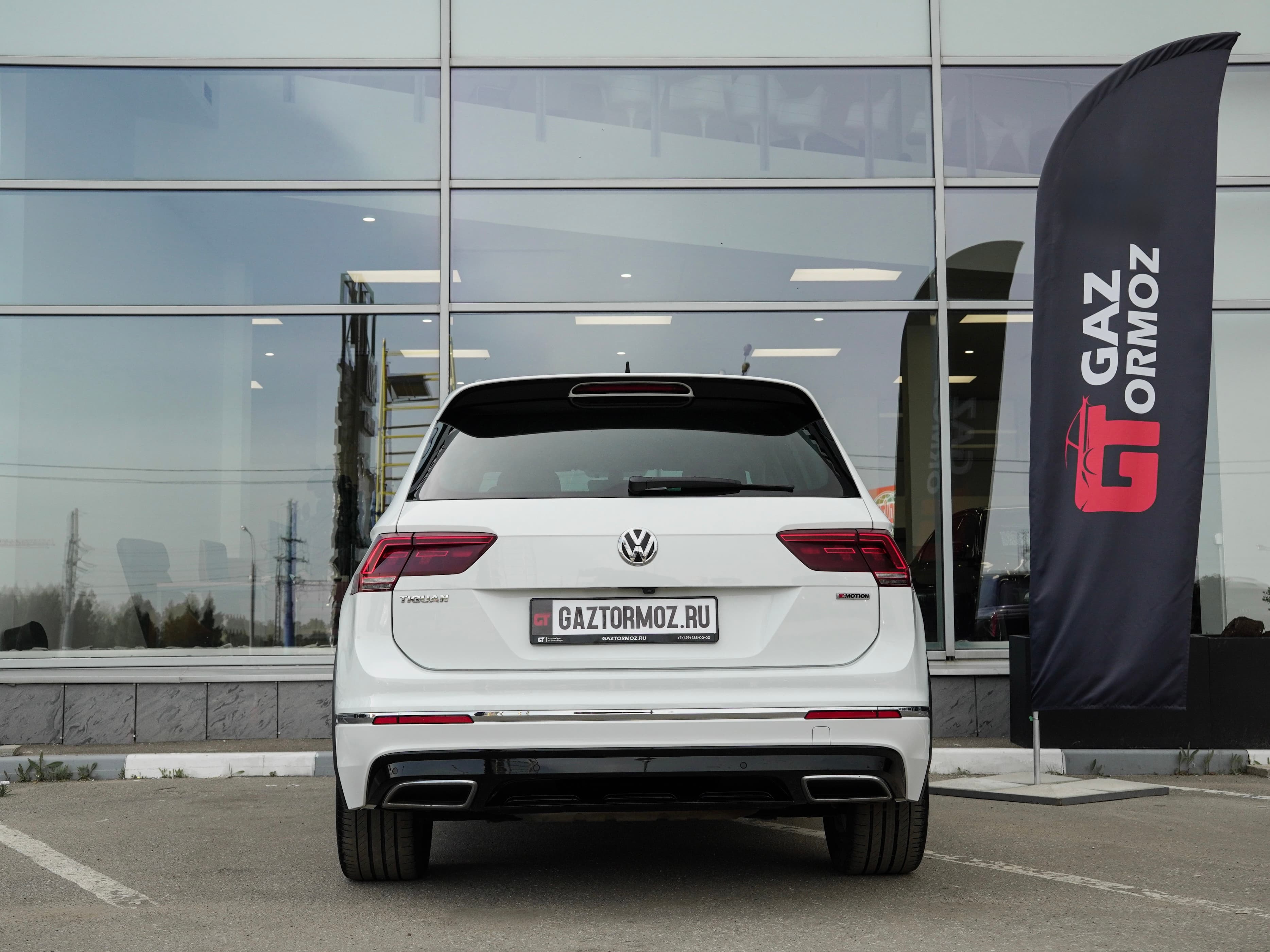Volkswagen Tiguan — фото 7