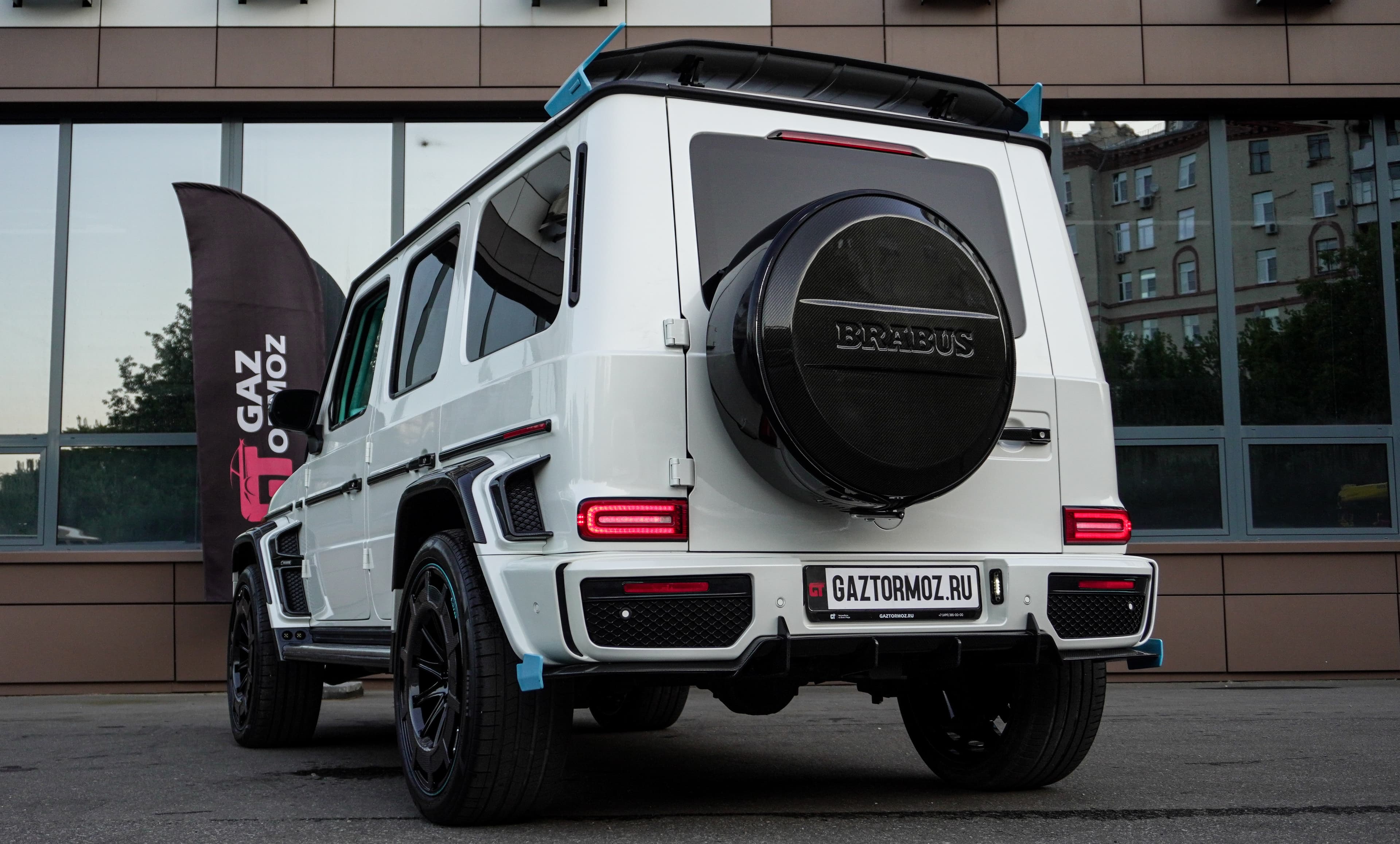 Brabus 500 Widestar — эксклюзив в цвете Tiffany Blue — фото 9