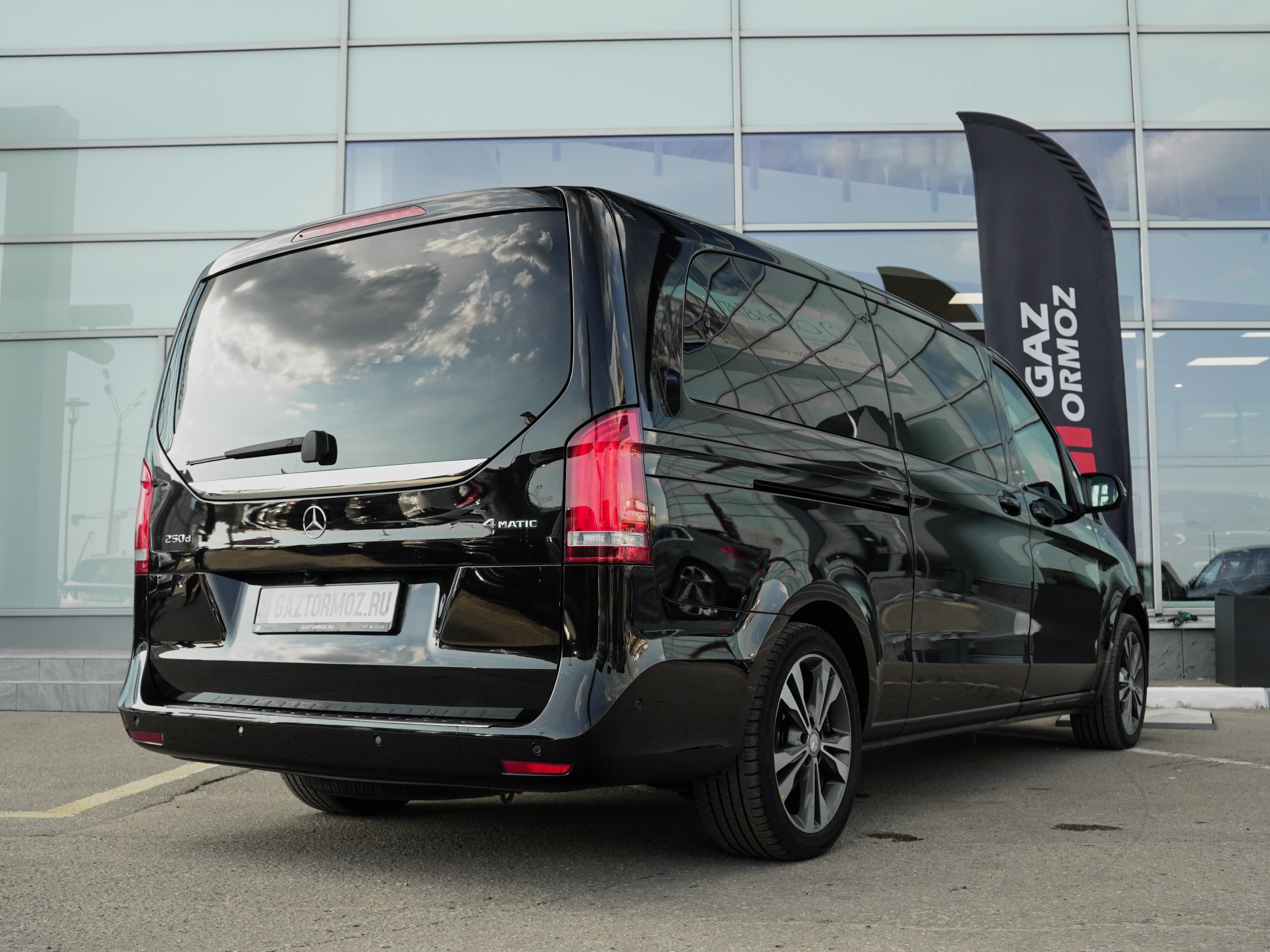 Mercedes-Benz V-класс — фото 10