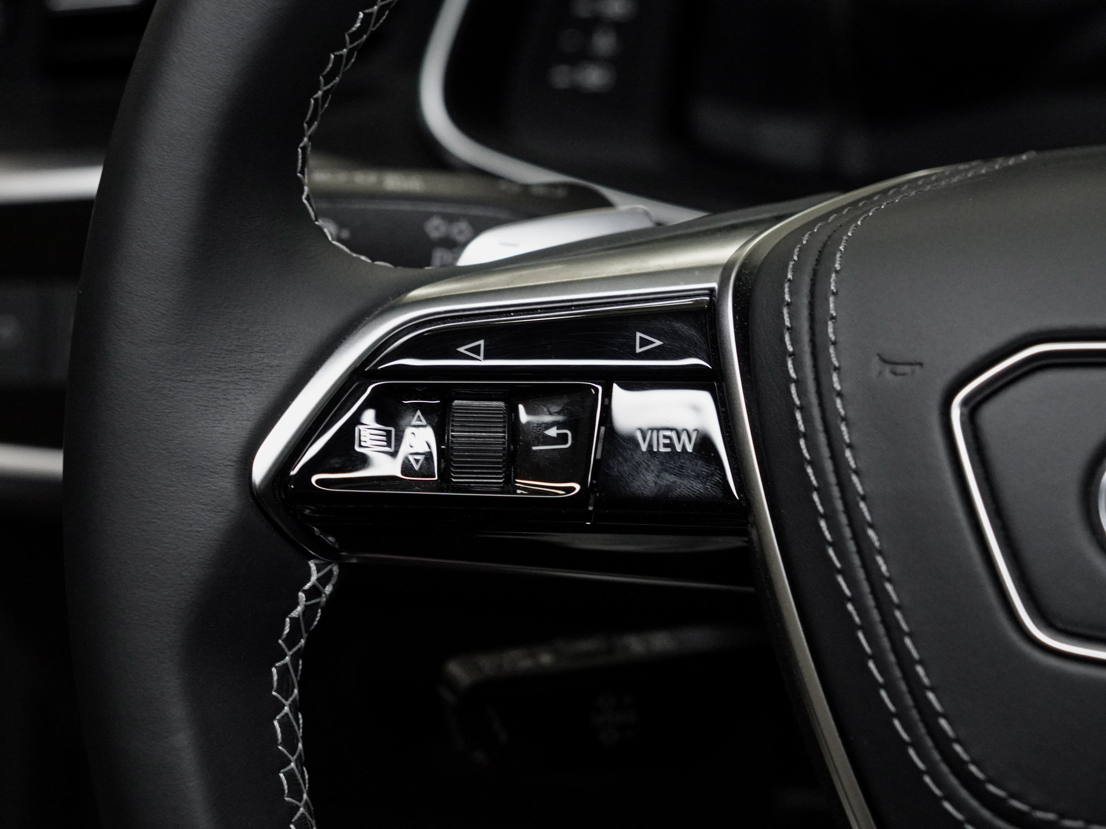 Audi A7L — фото 21