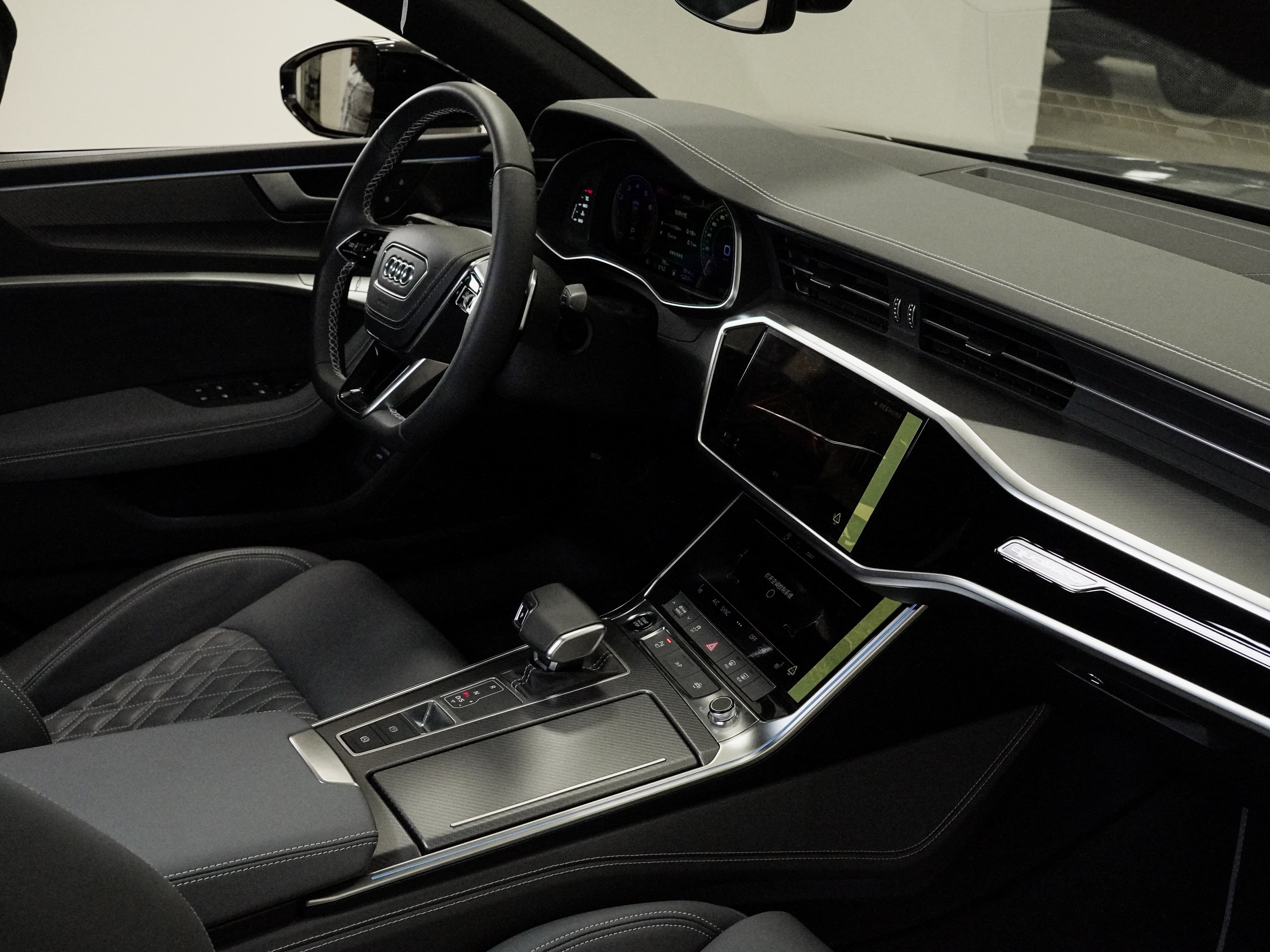 Audi A7L — фото 30