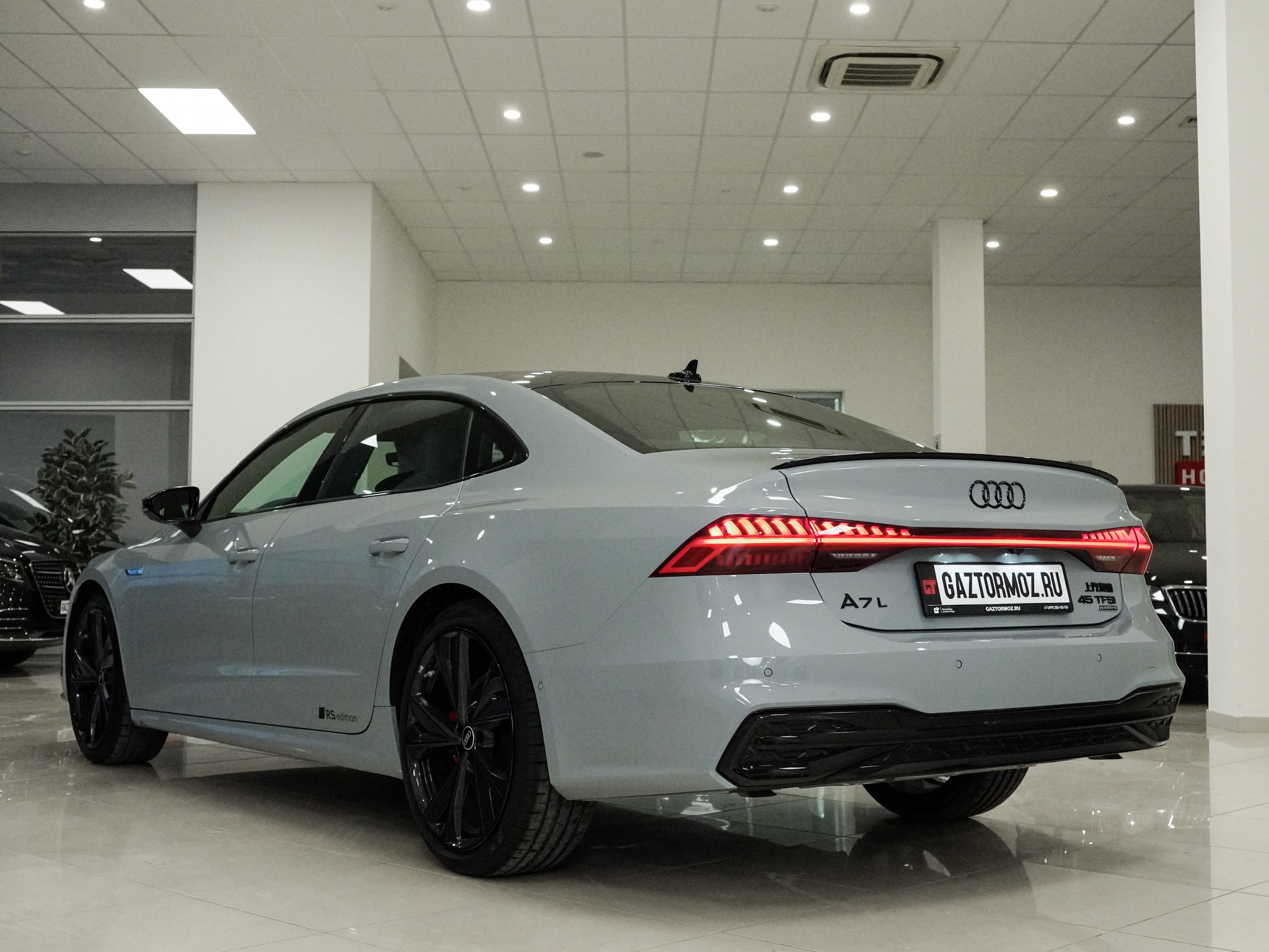 Audi A7L — фото 5