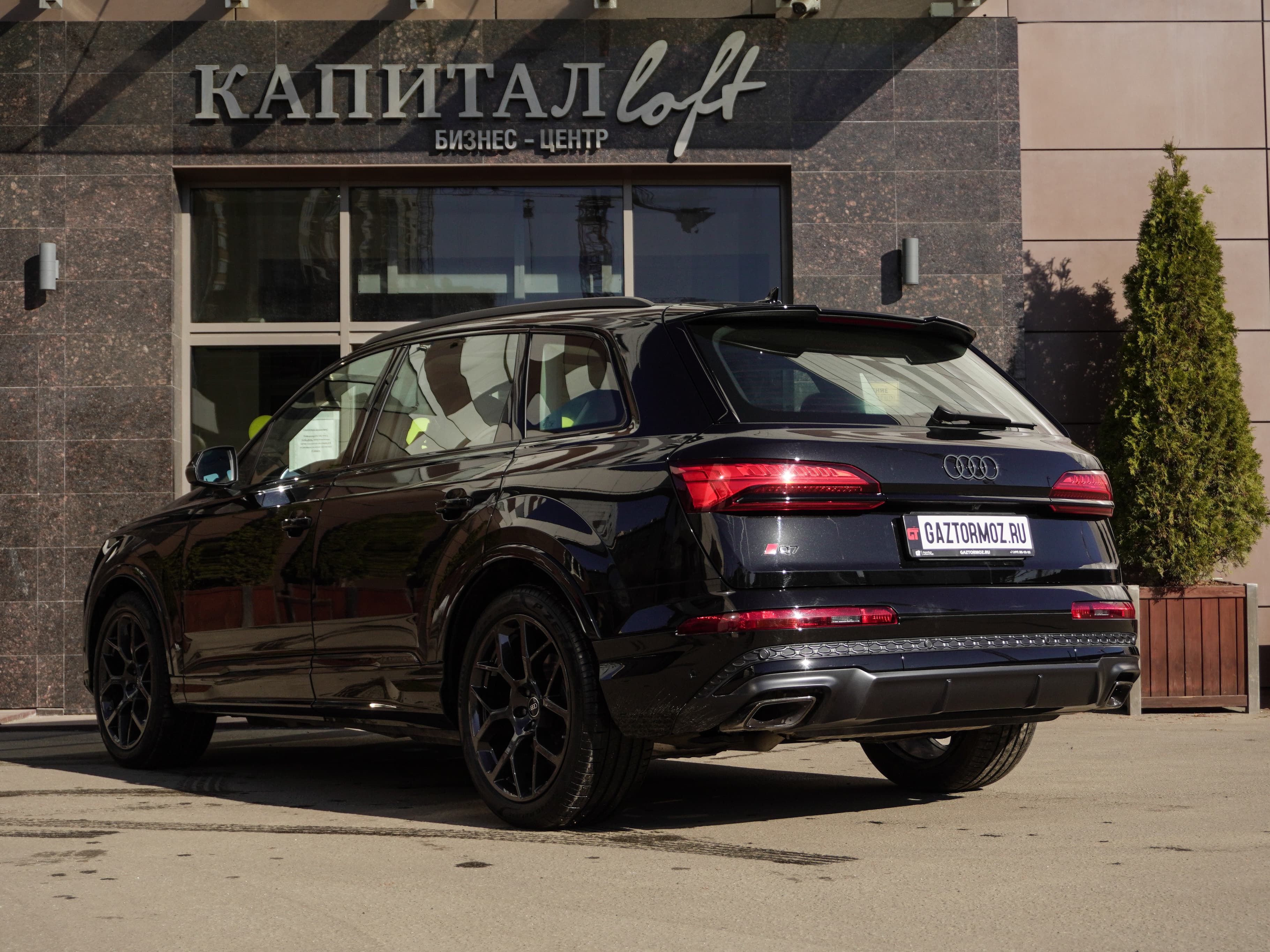 Audi Q7 — фото 5