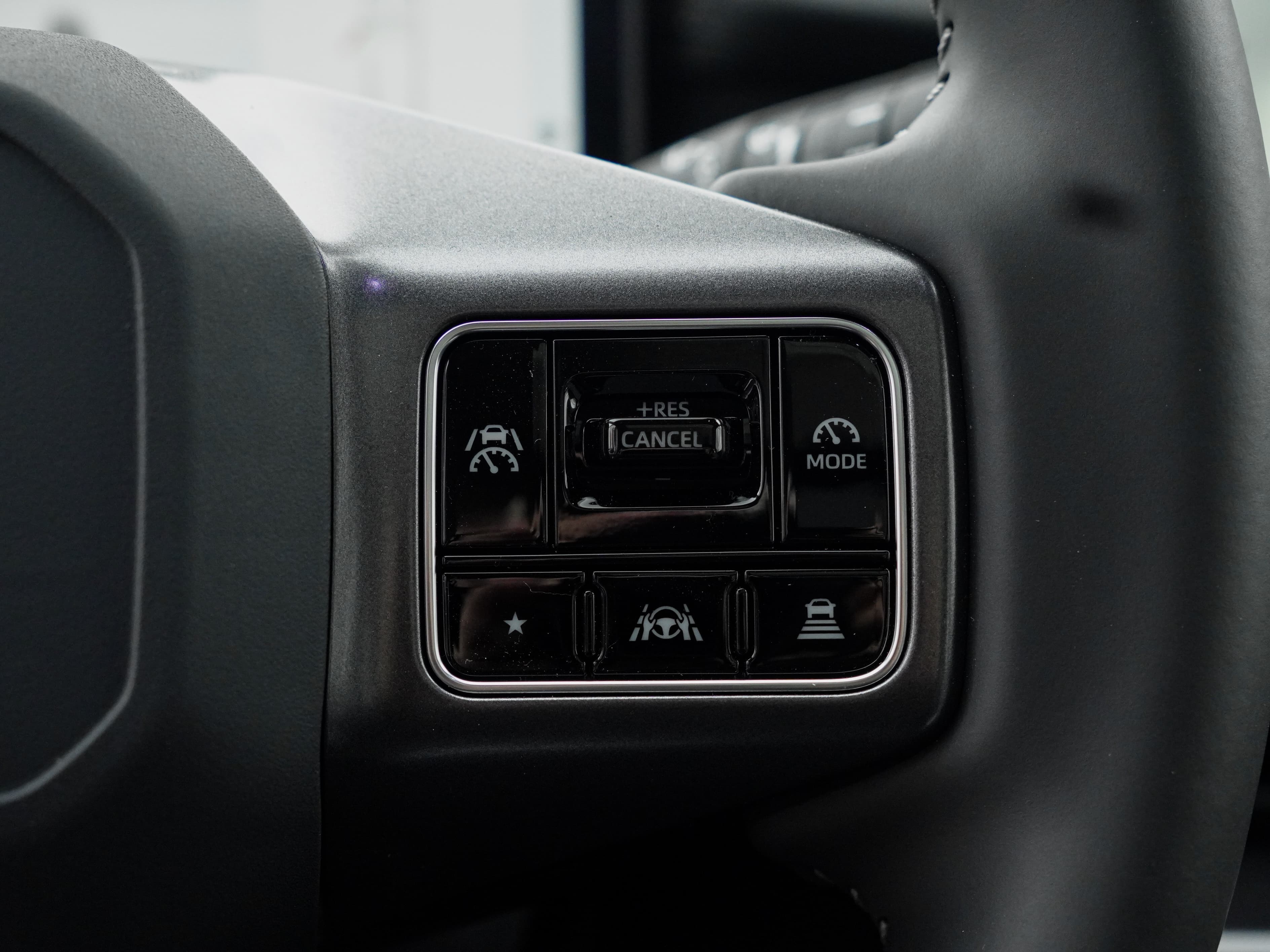 Toyota RAV4 — фото 18