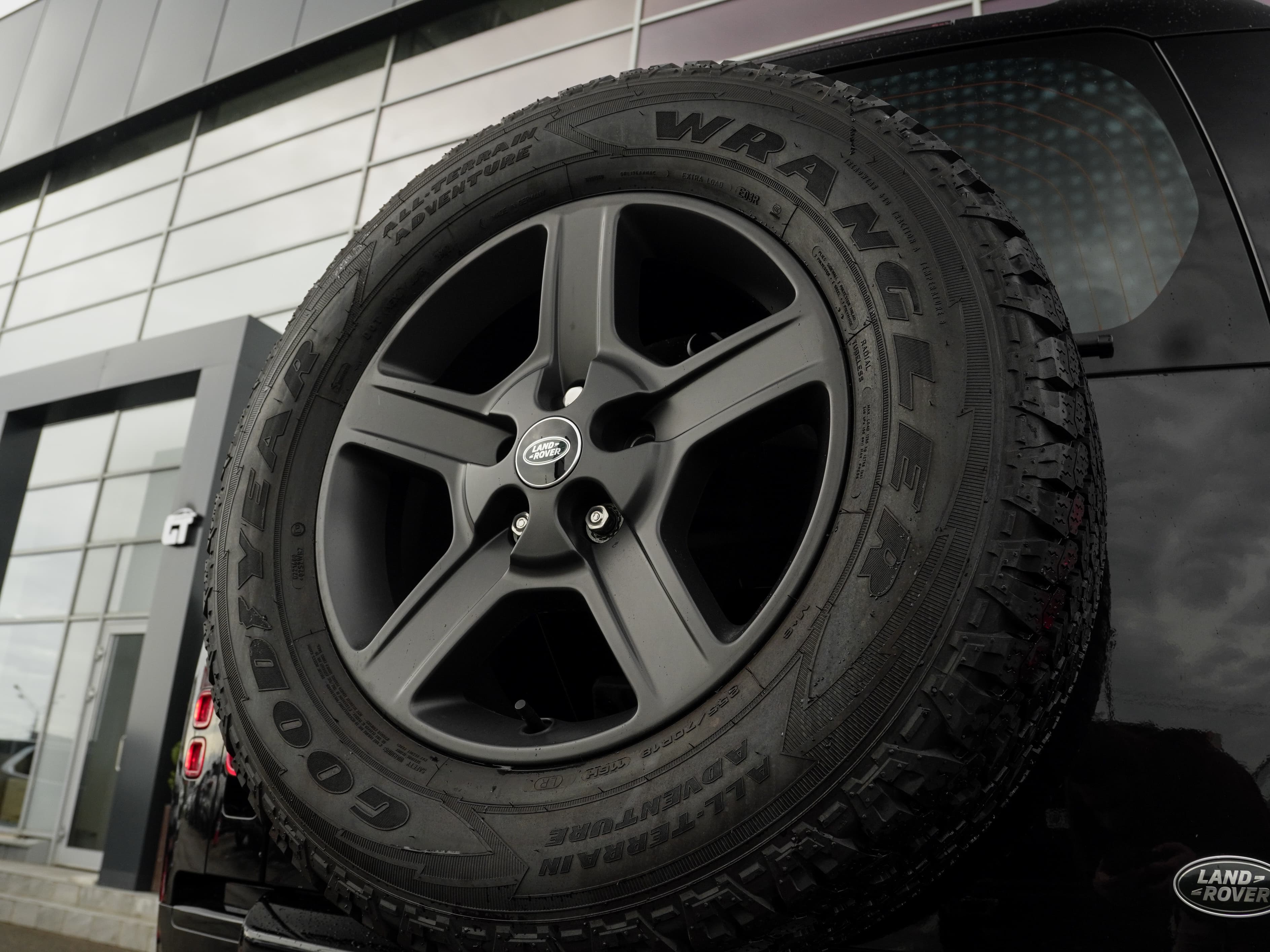 Land Rover Defender — фото 14
