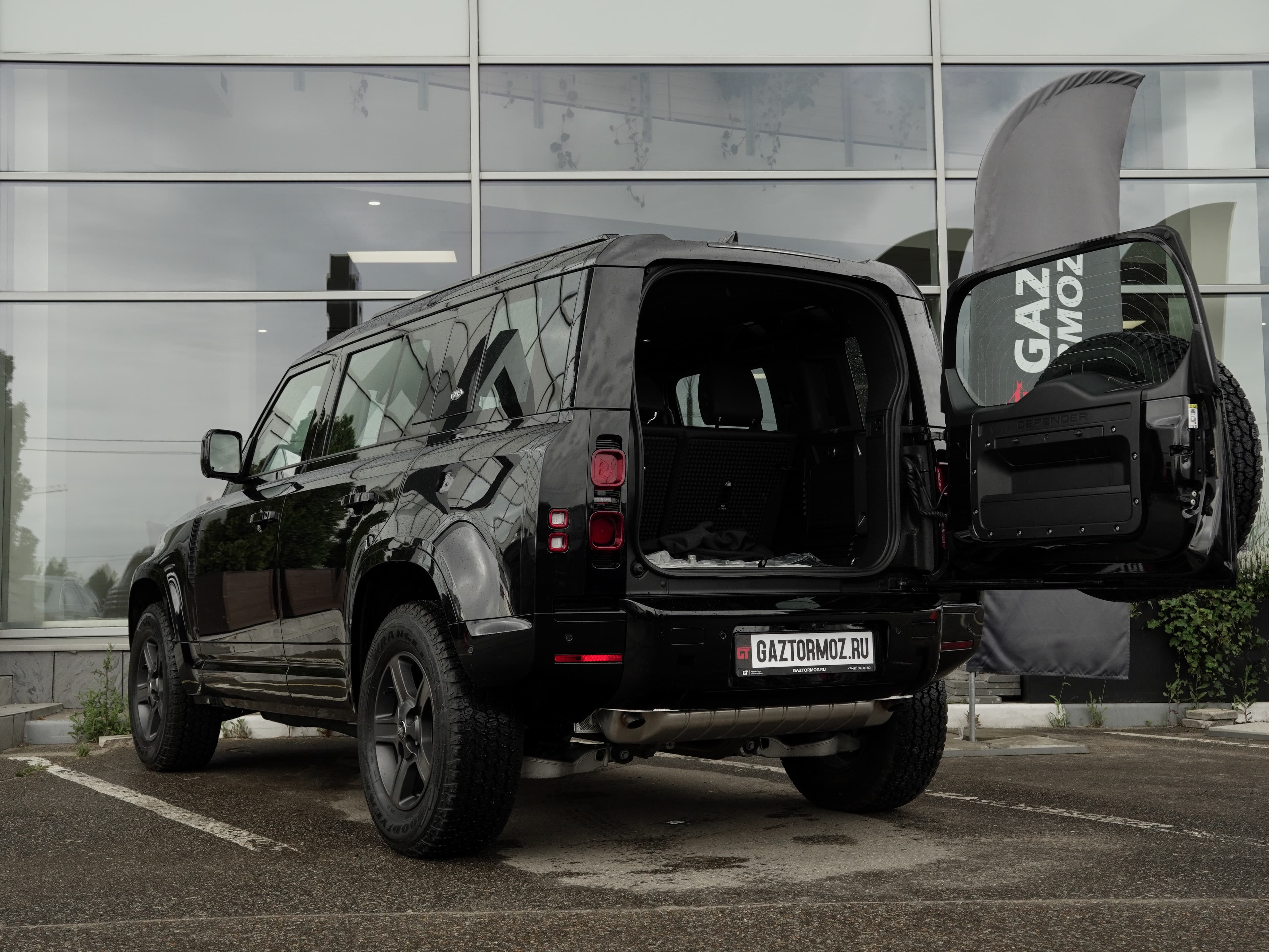 Land Rover Defender — фото 6