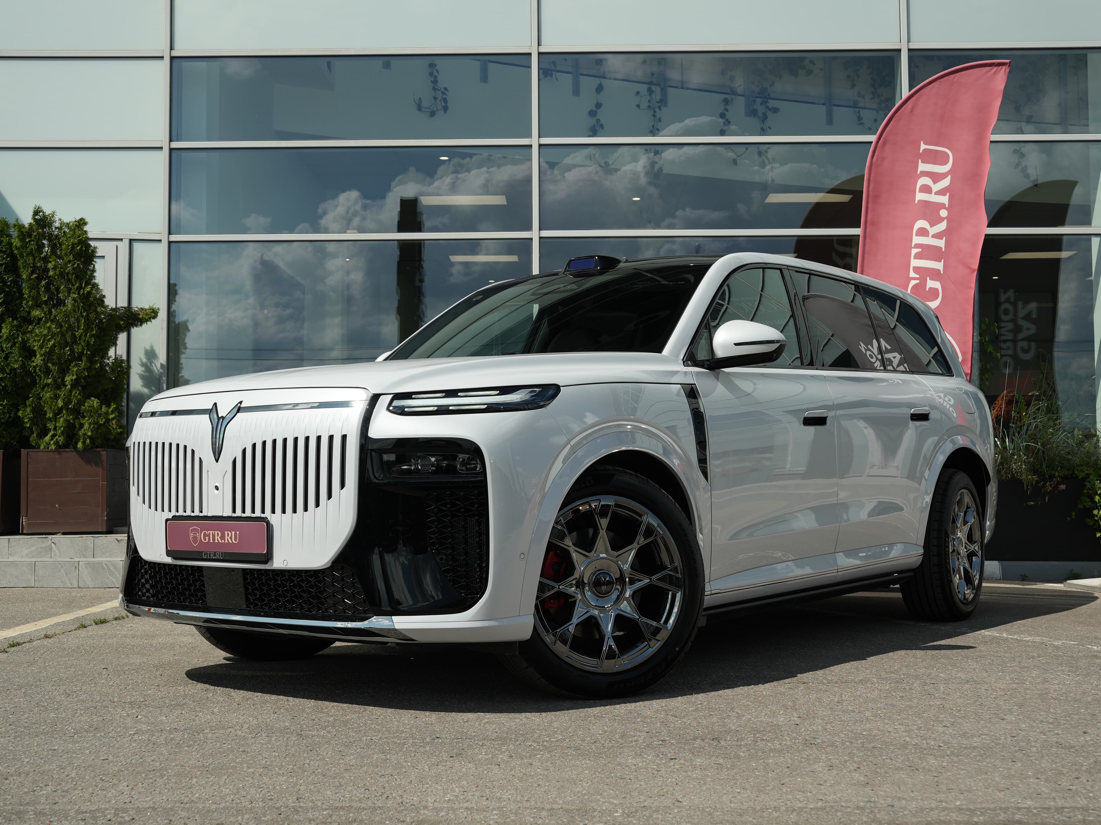 Voyah Taishan X8