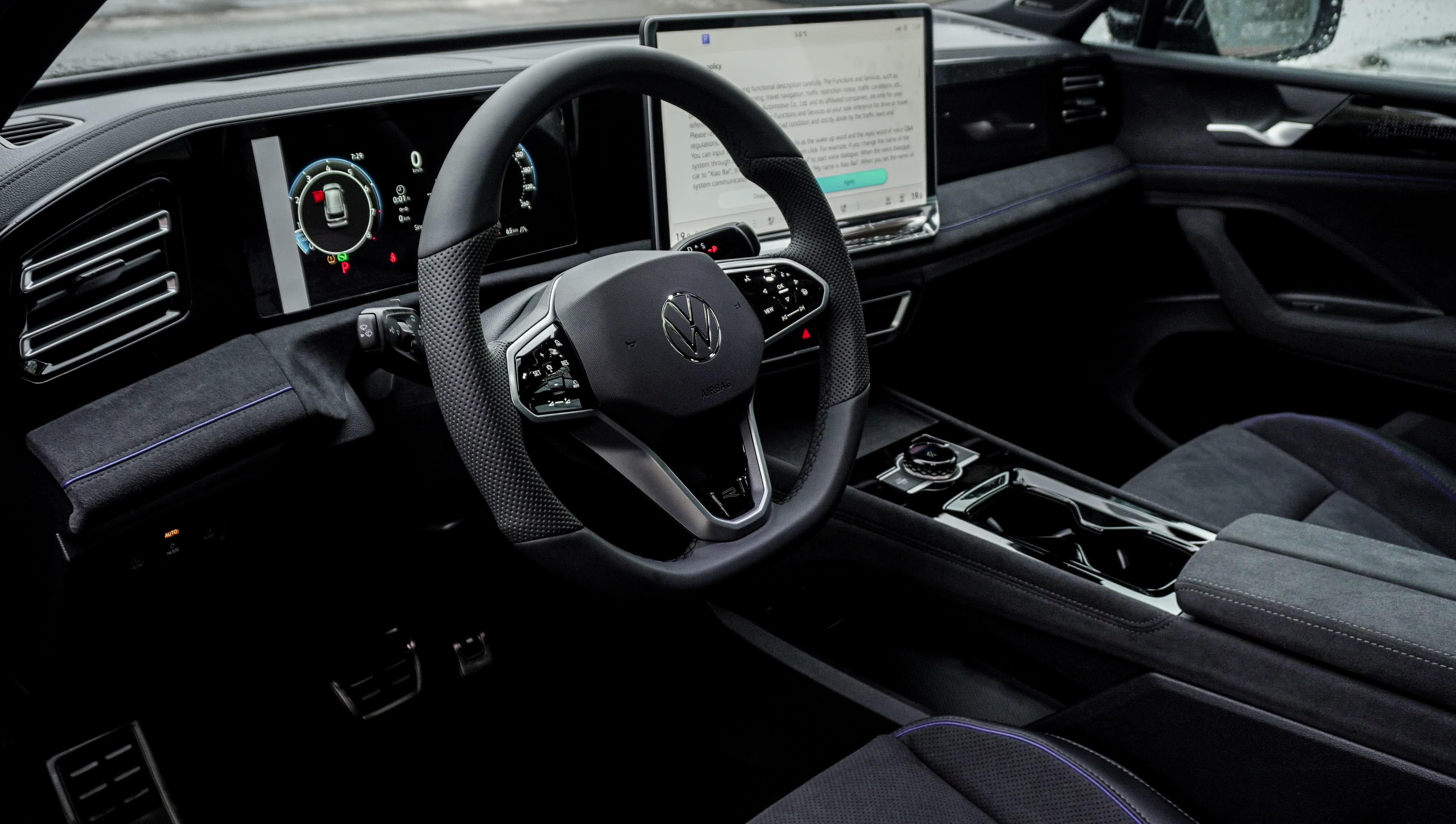 Volkswagen Tiguan L — фото 12