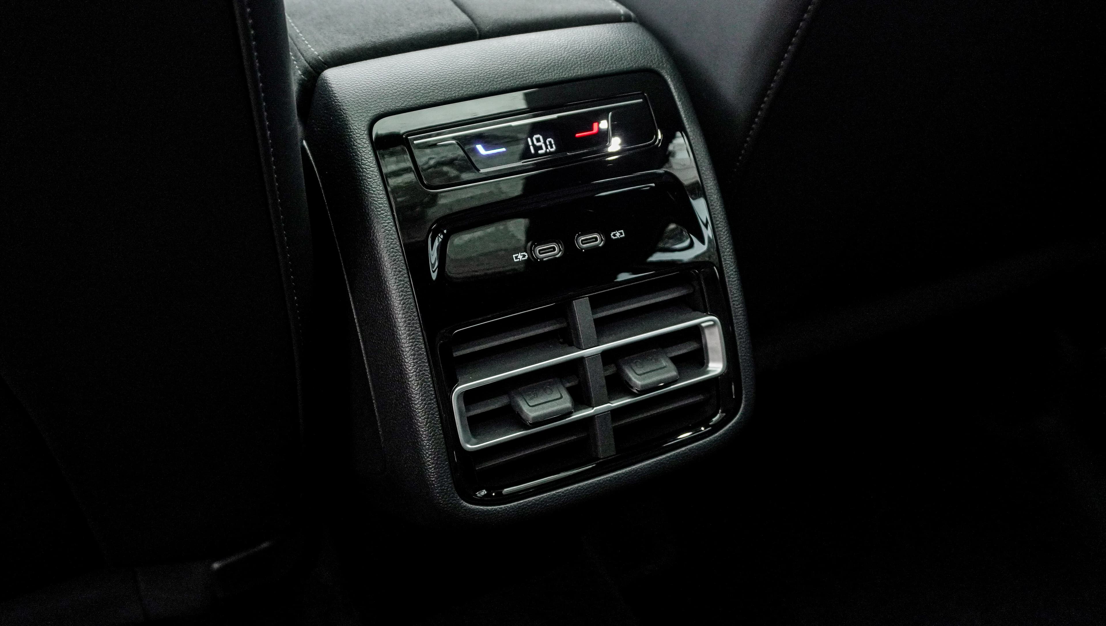 Volkswagen Tiguan L — фото 25