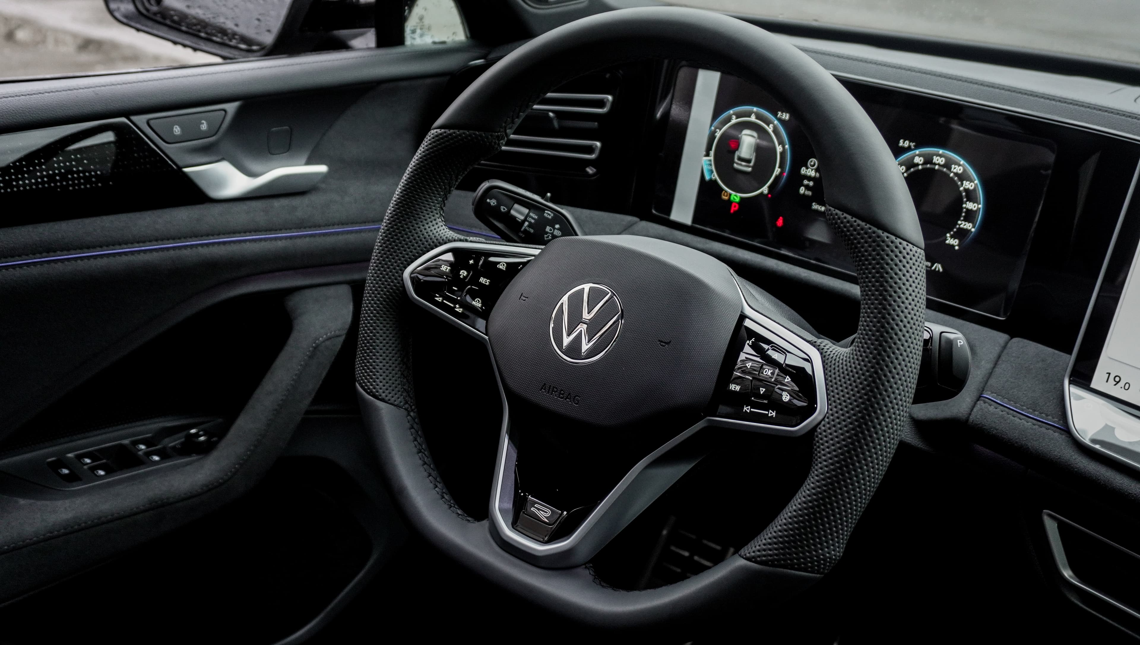 Volkswagen Tiguan L — фото 27