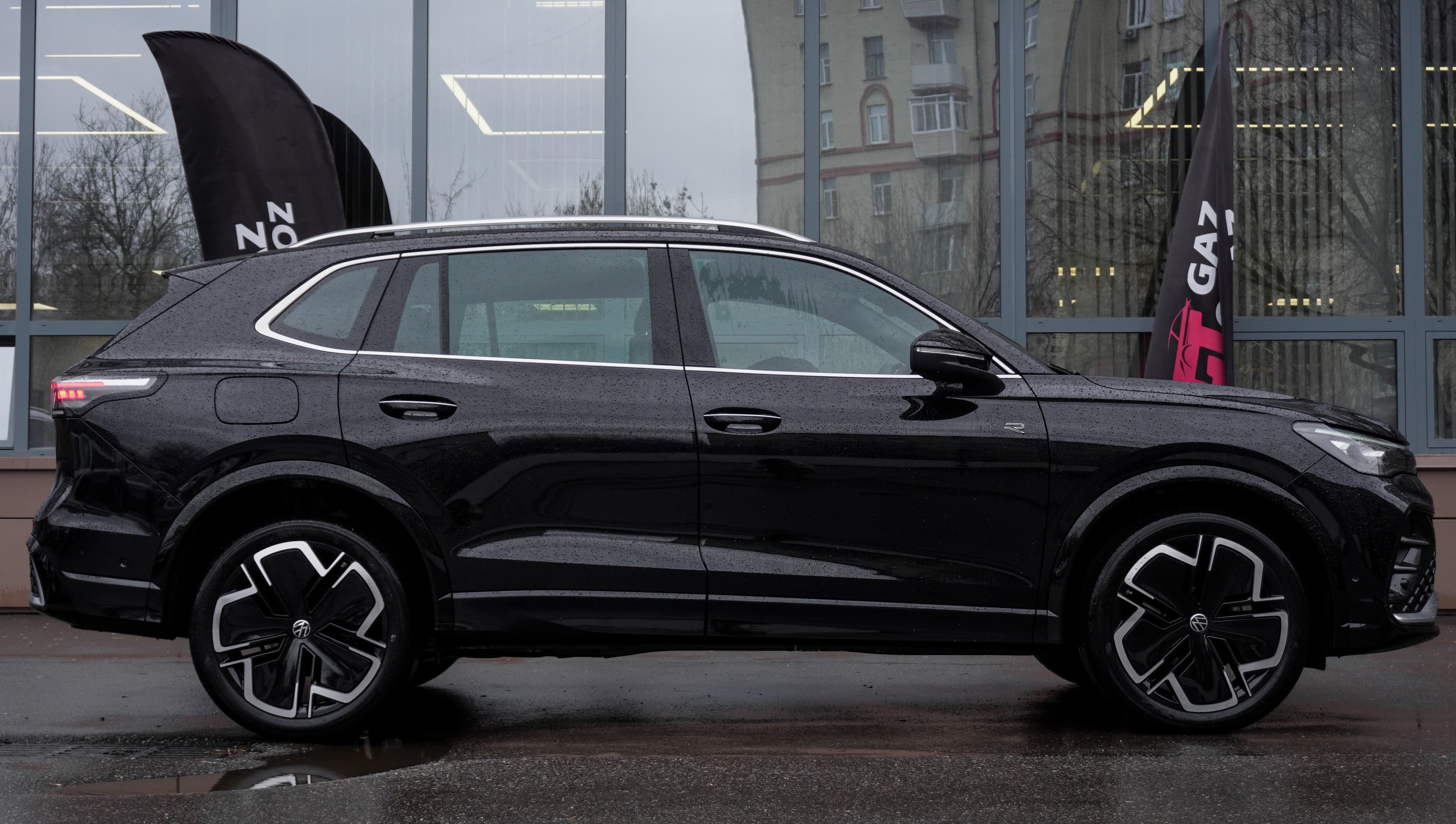 Volkswagen Tiguan L — фото 8