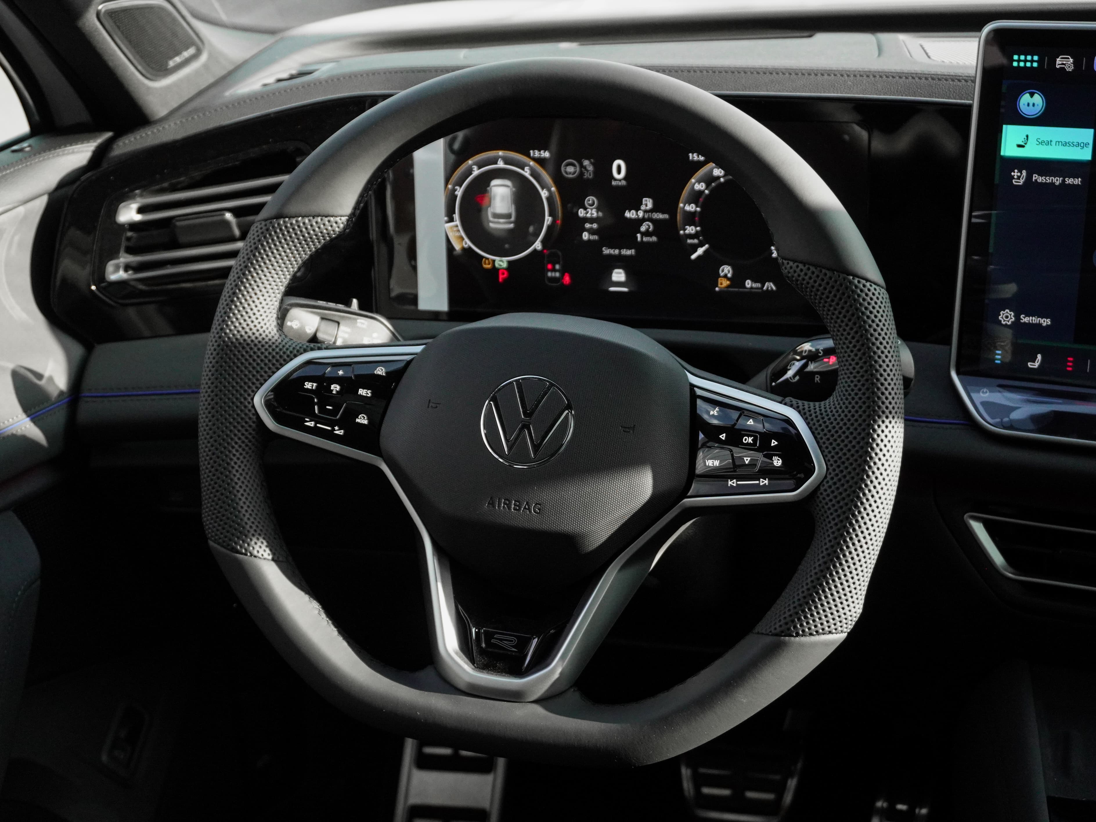 Volkswagen Tiguan L — фото 32