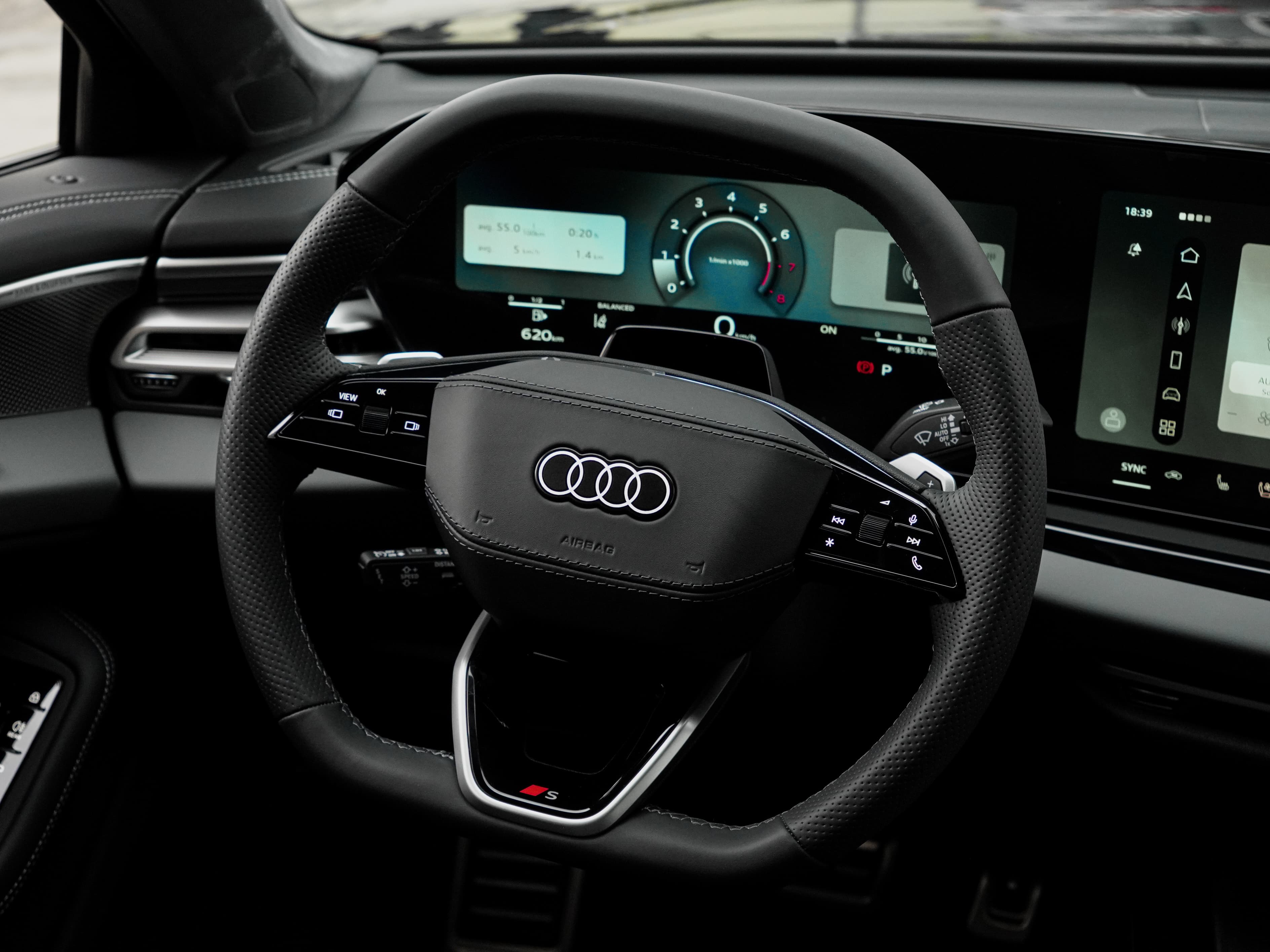 Audi A6L — фото 32