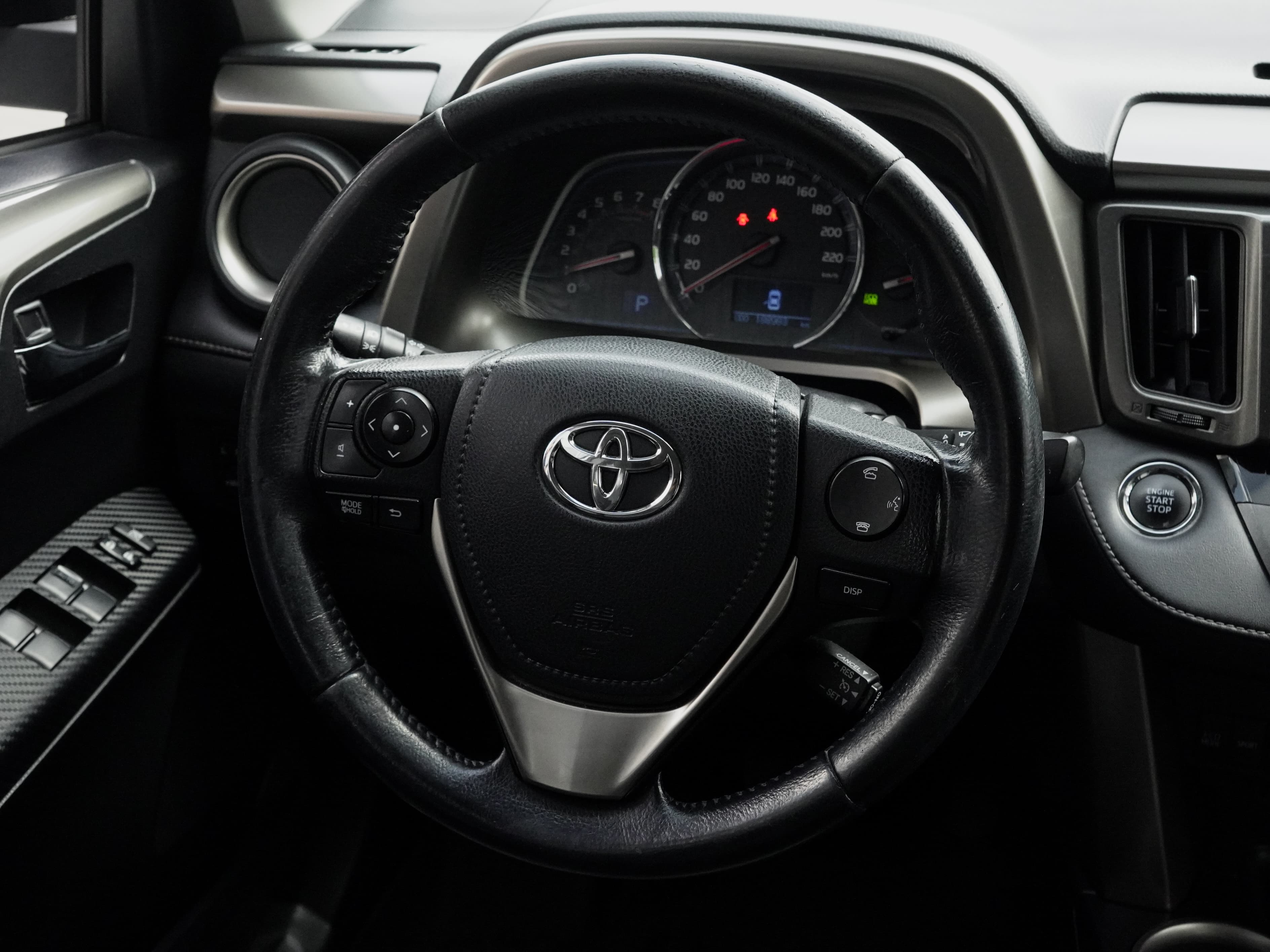 Toyota RAV4 — фото 14