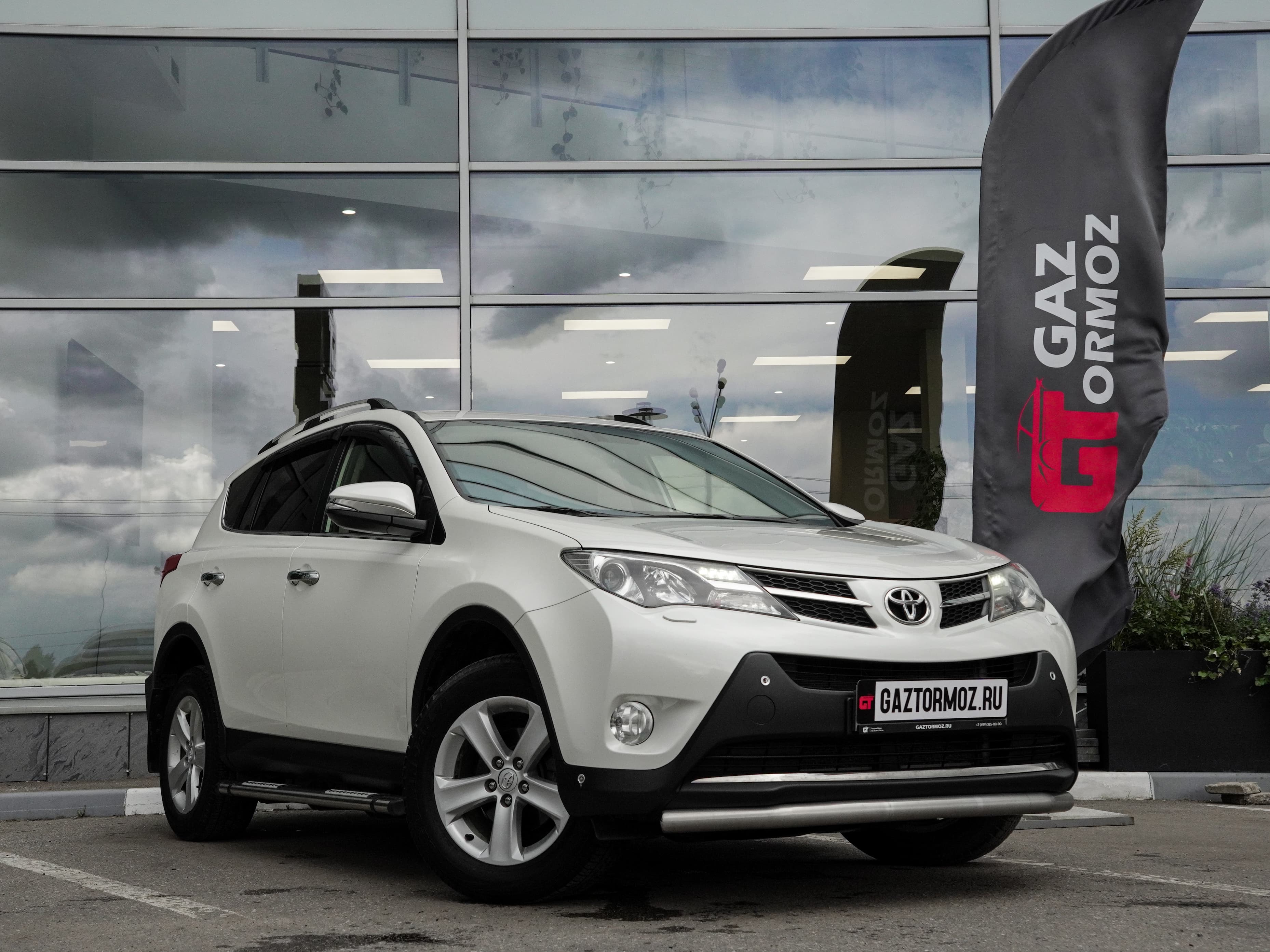 Toyota RAV4 — фото 3