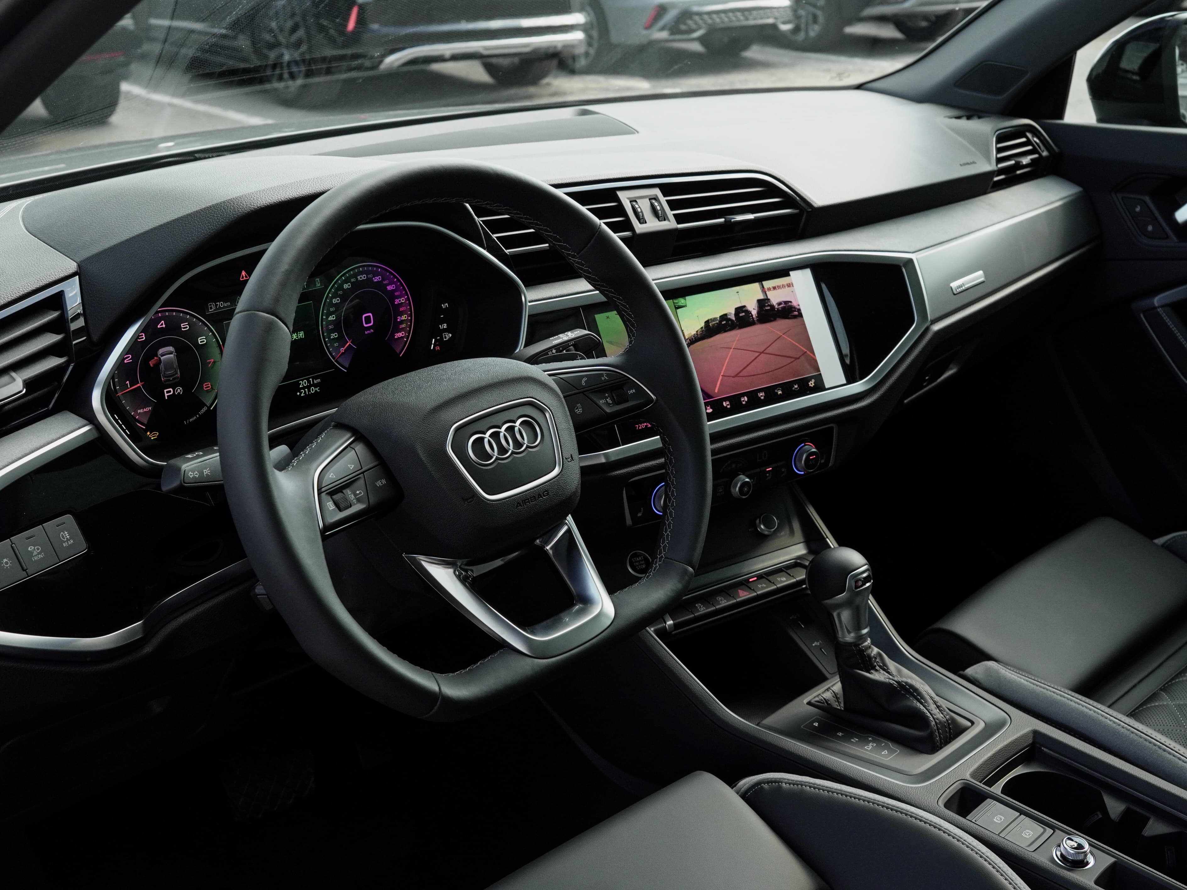 Audi Q3 — фото 28