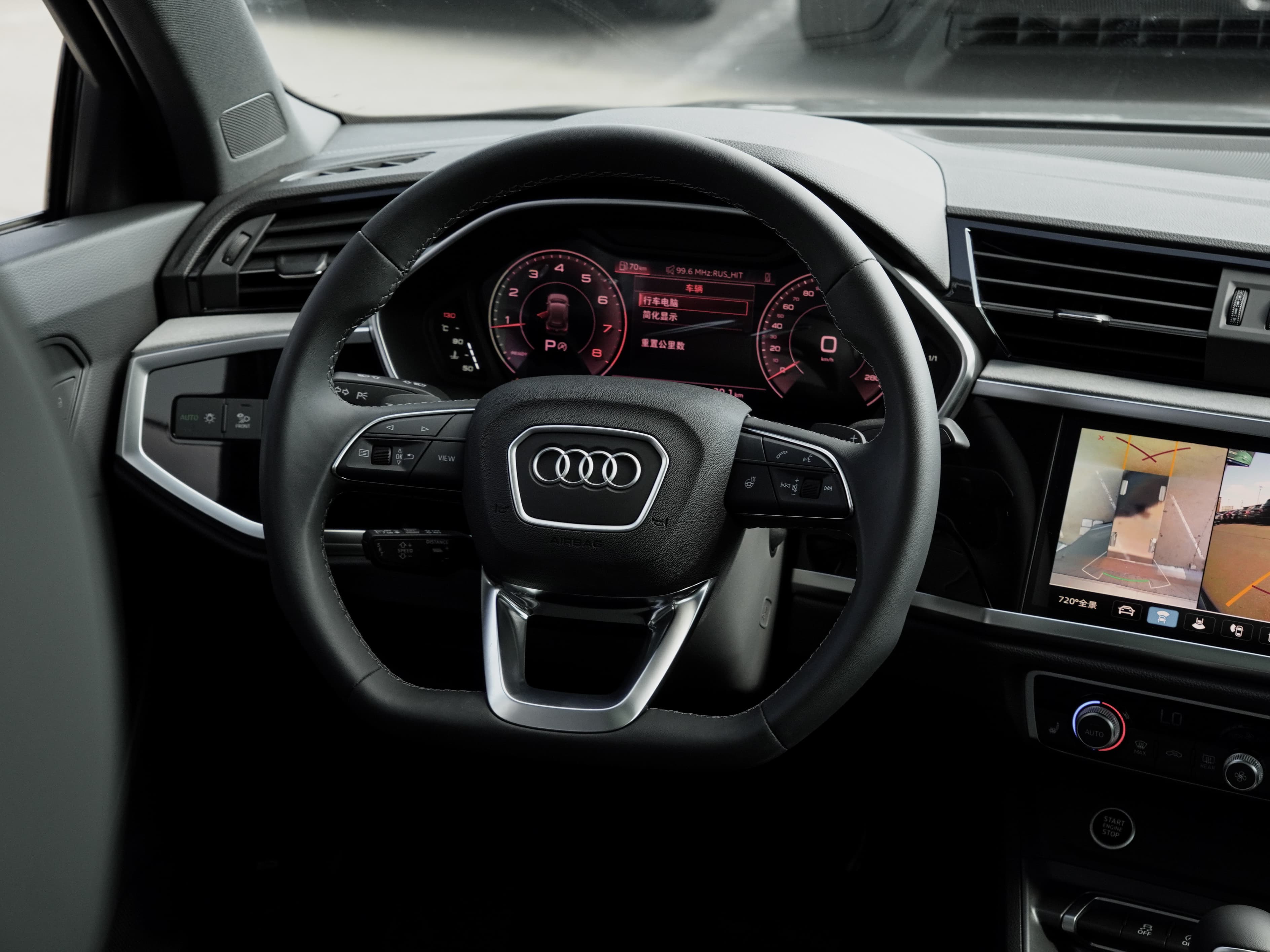 Audi Q3 — фото 34