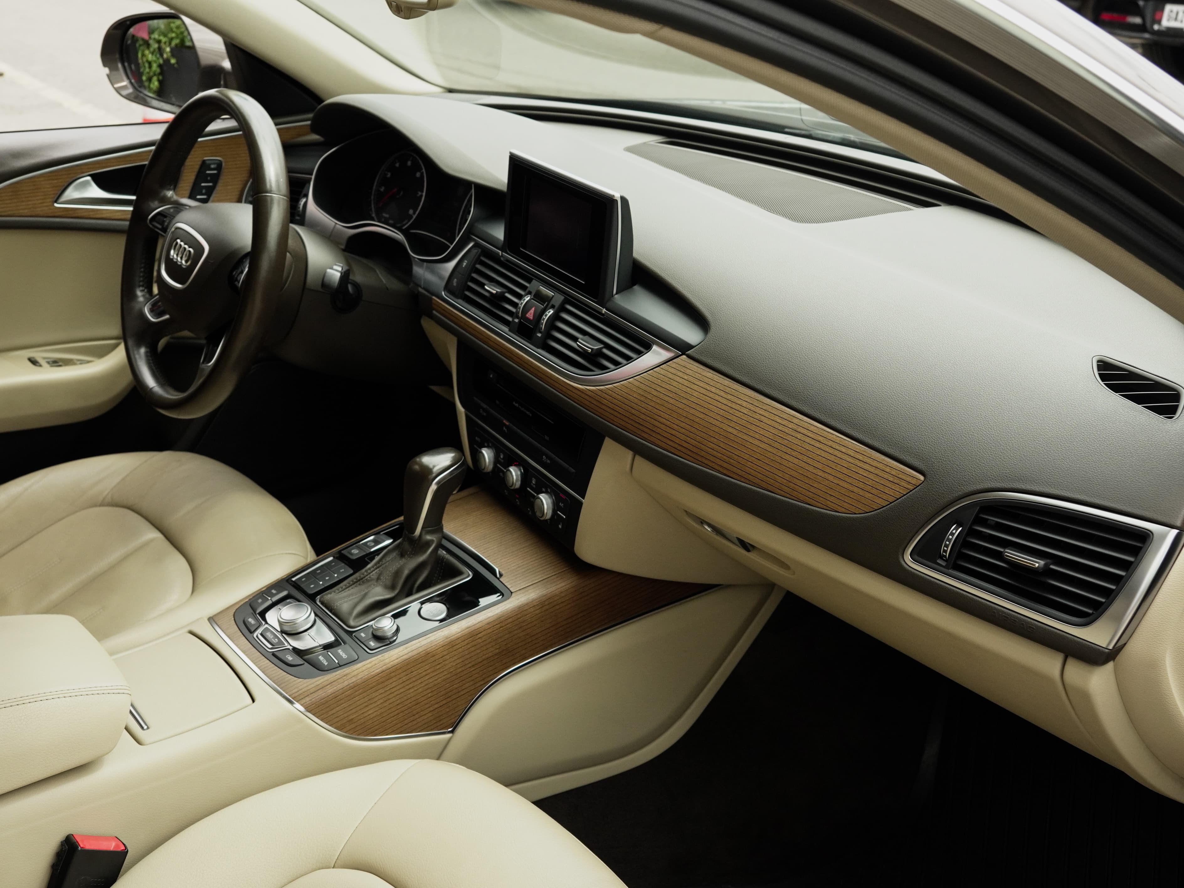 Audi A6 — фото 17
