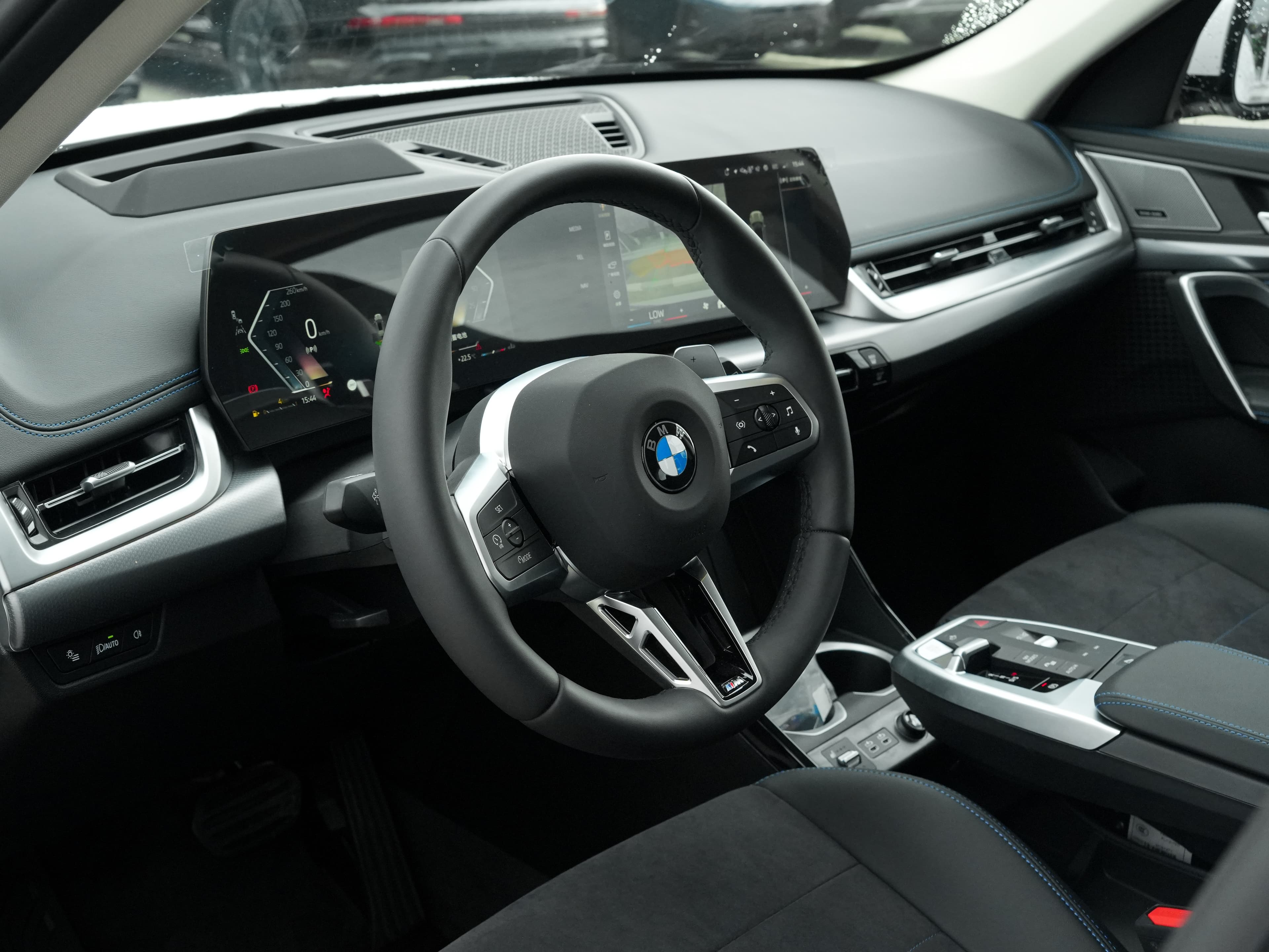 BMW X1 — фото 18