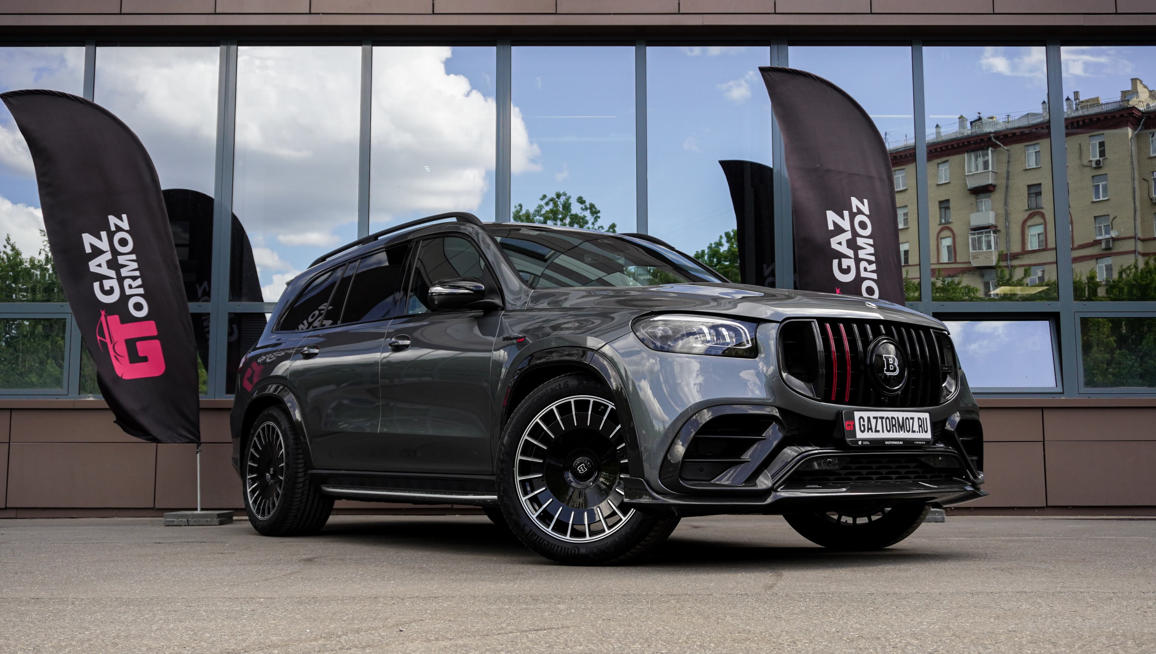 Brabus 500 на базе GLS 450 — премиальный серый стиль — фото 3