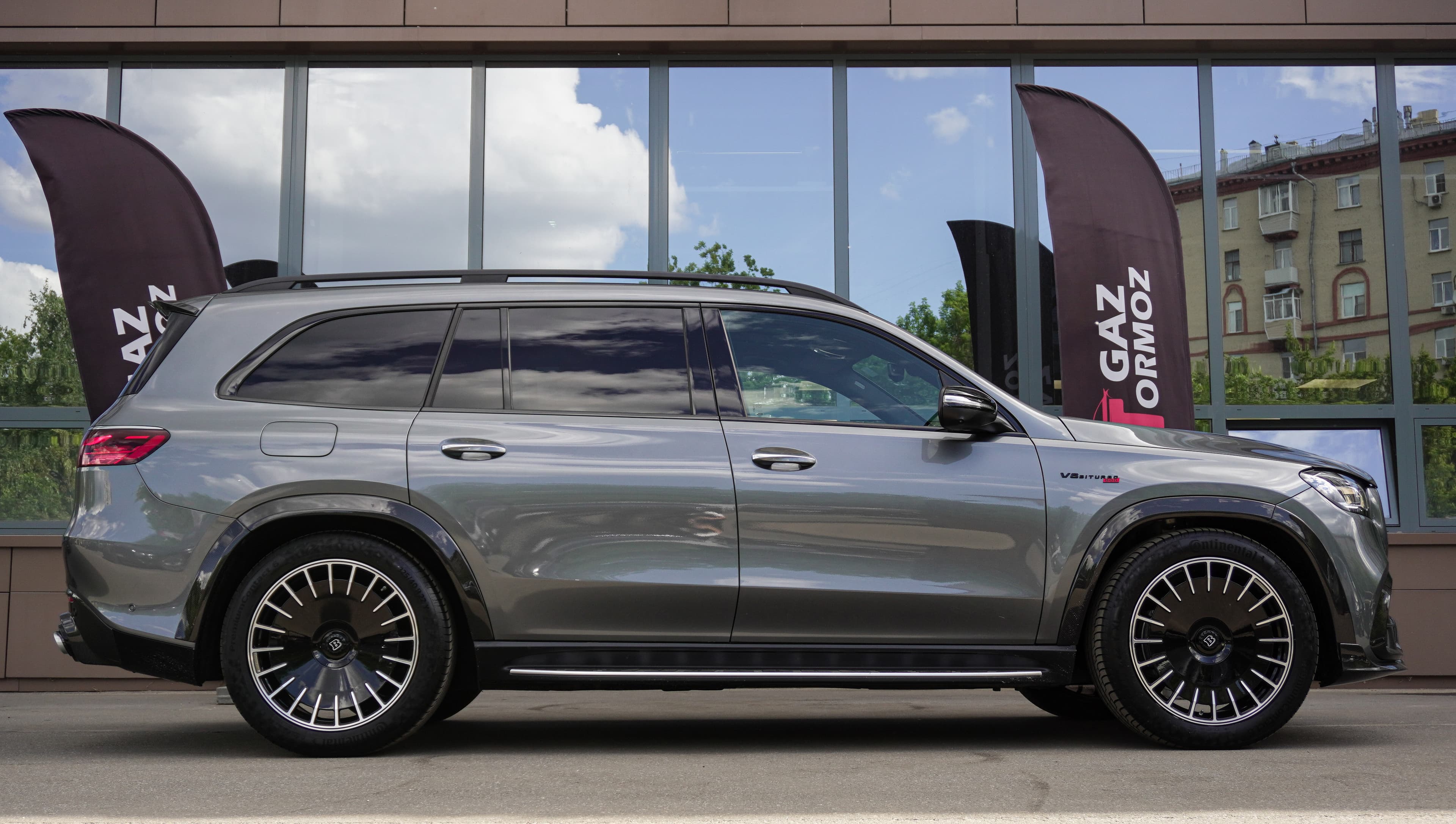 Brabus 500 на базе GLS 450 — премиальный серый стиль — фото 4