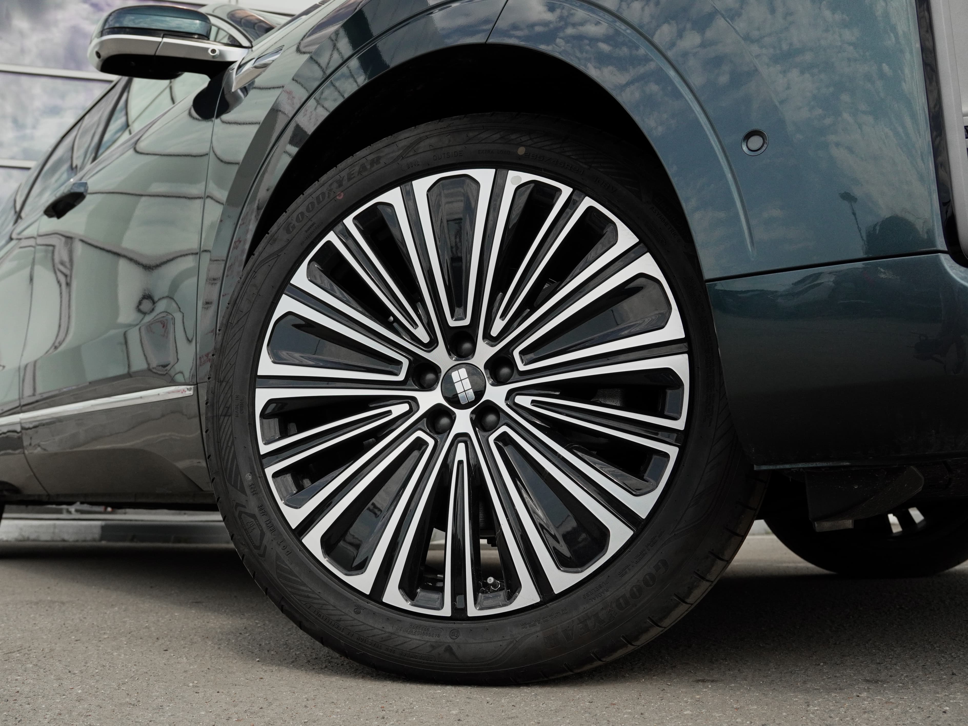 Geely Galaxy M9 — фото 12
