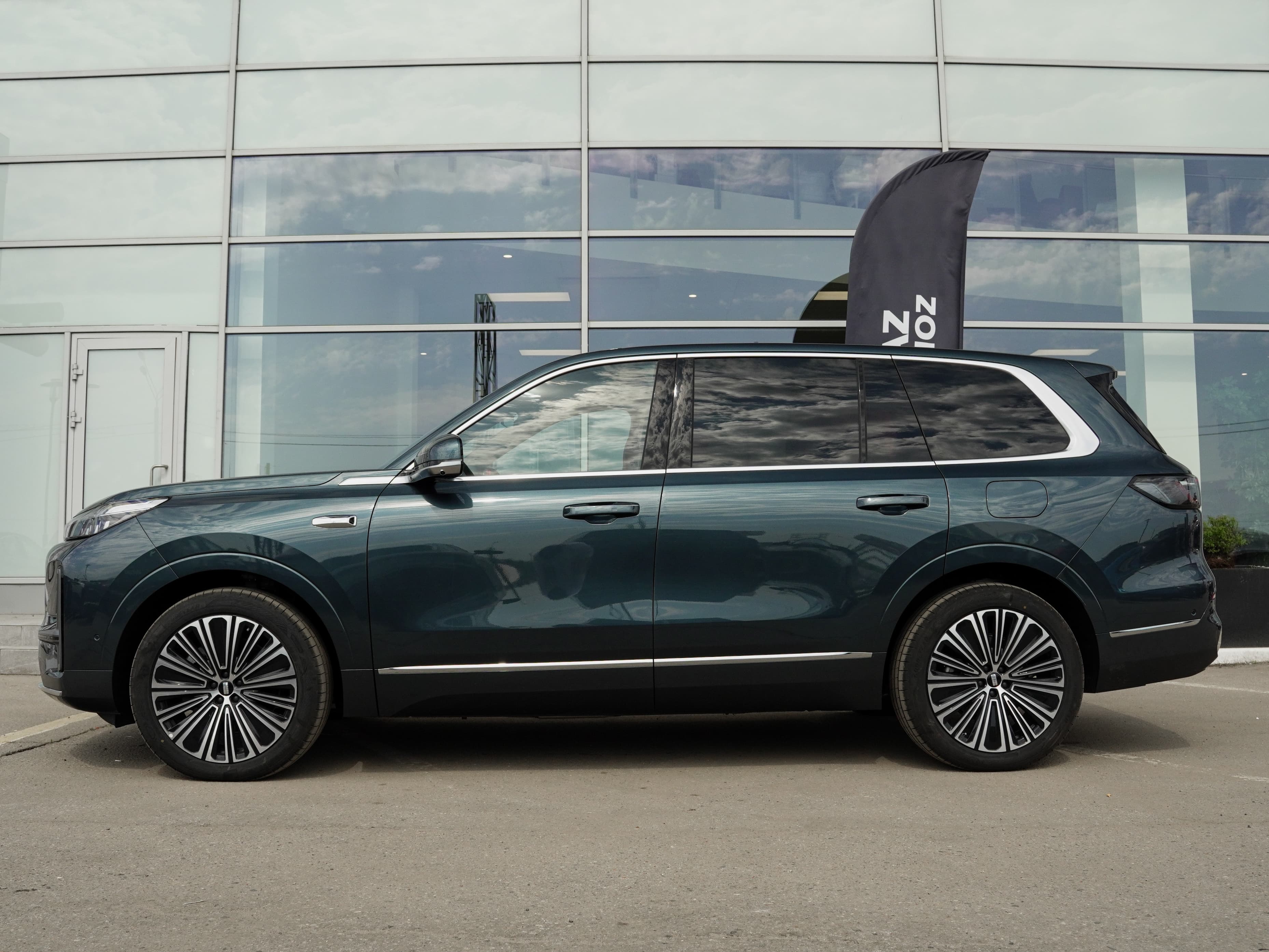 Geely Galaxy M9 — фото 4