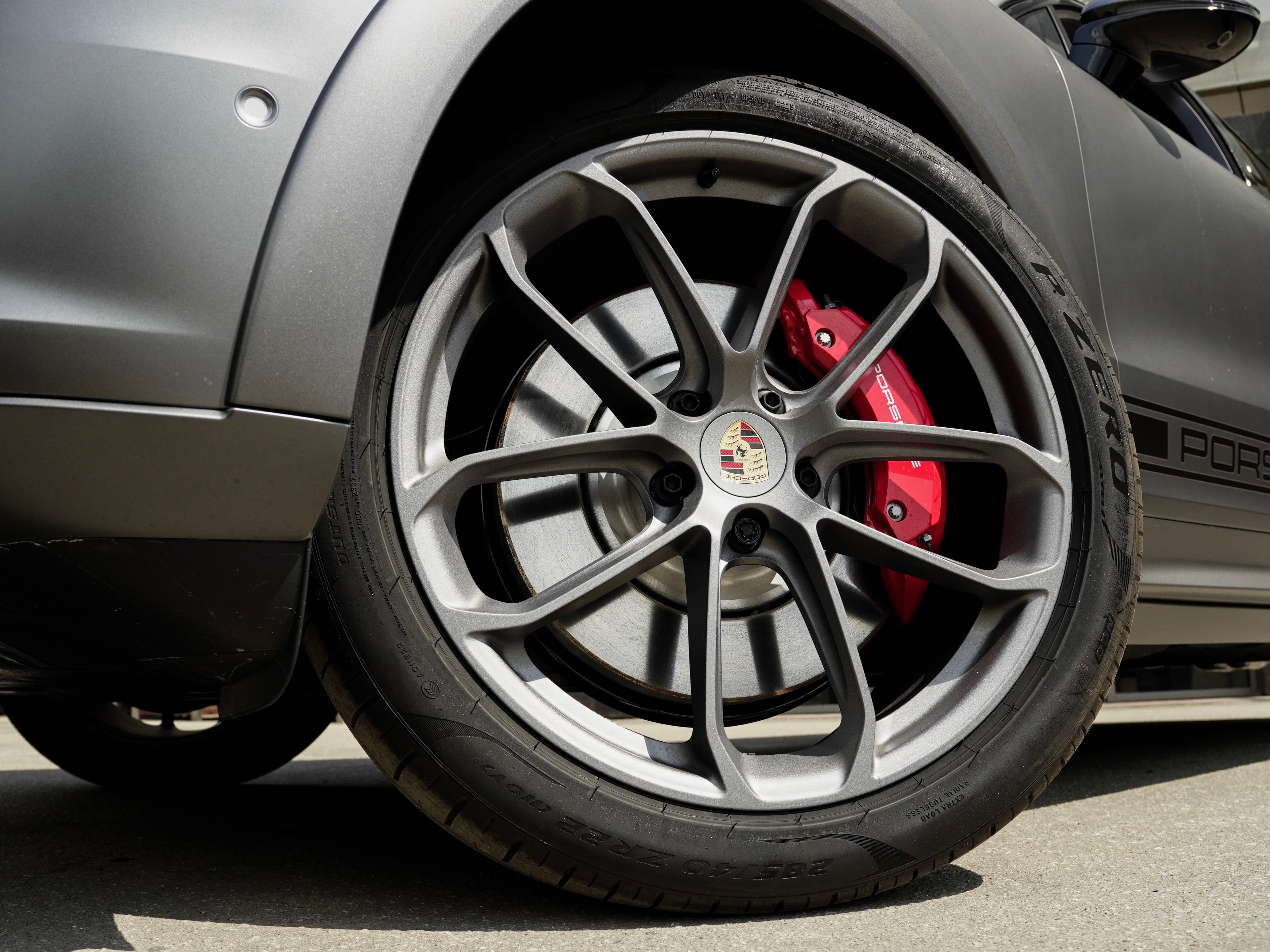 Porsche Cayenne Coupe GTS — фото 11