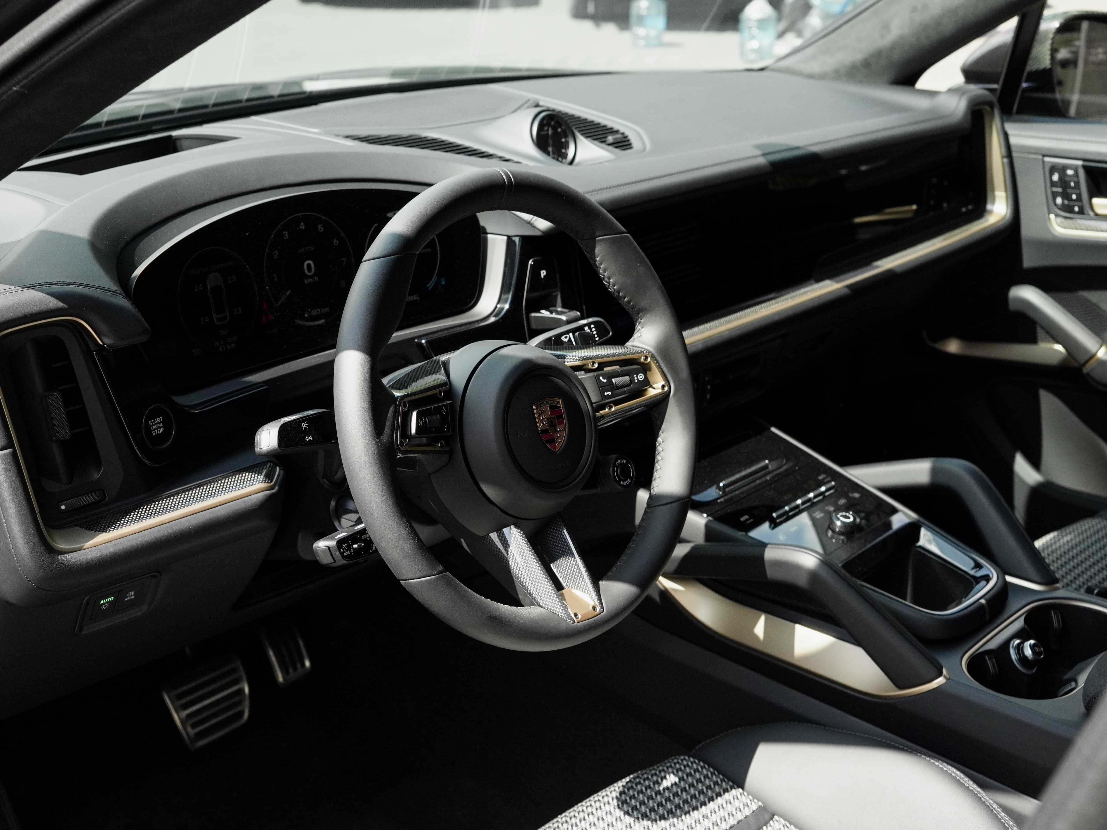 Porsche Cayenne Coupe GTS — фото 13