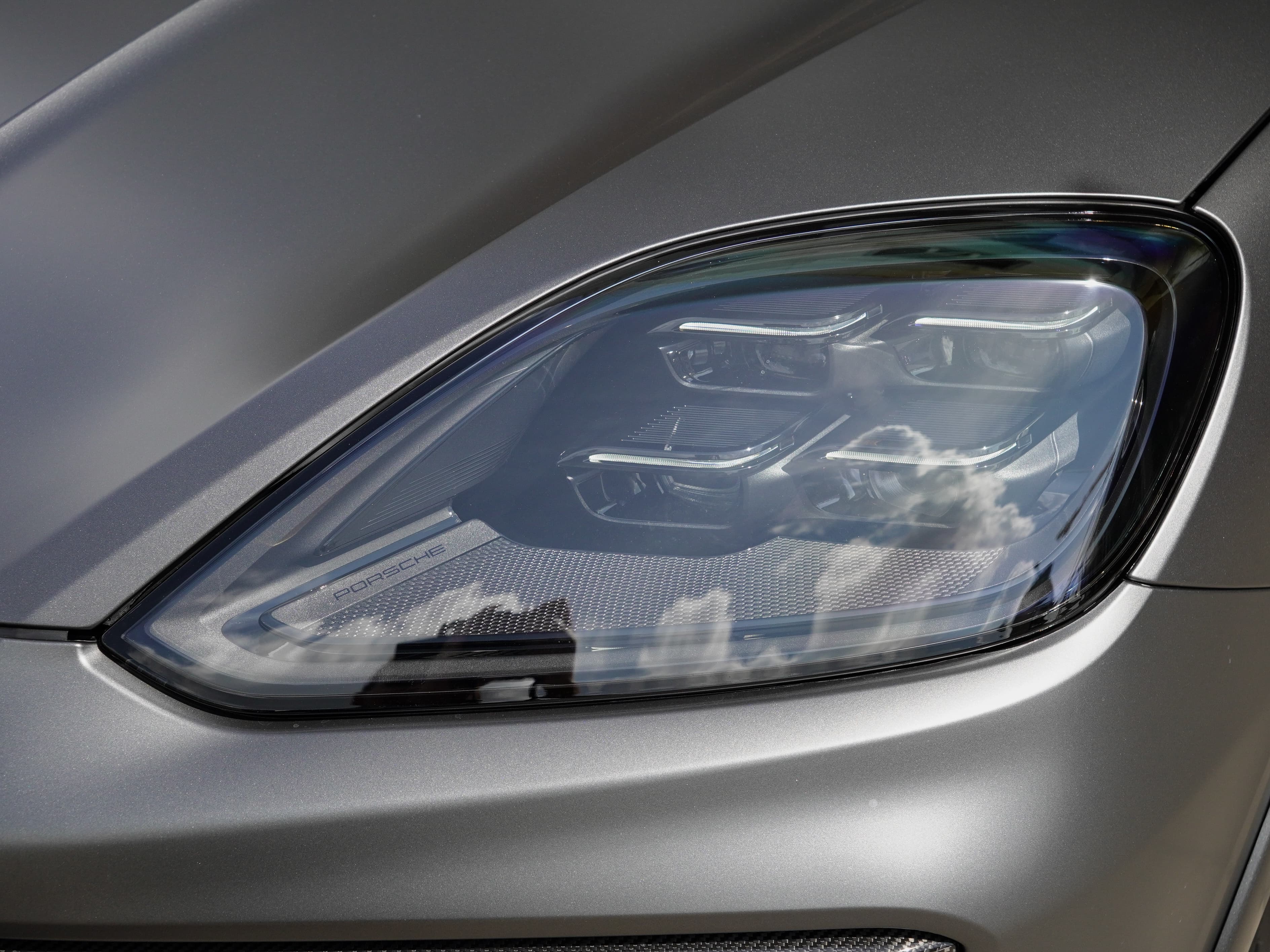 Porsche Cayenne Coupe GTS — фото 32