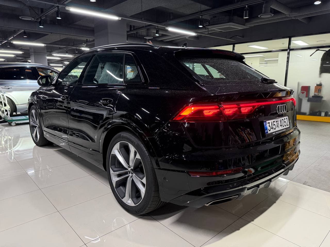 Audi Q8 — фото 7