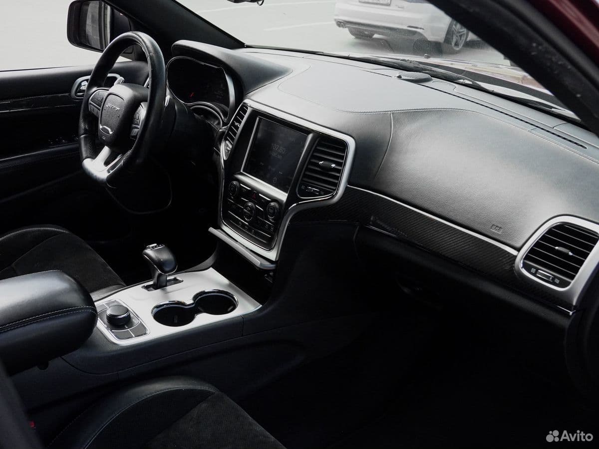 Jeep Grand Cherokee SRT — фото 15