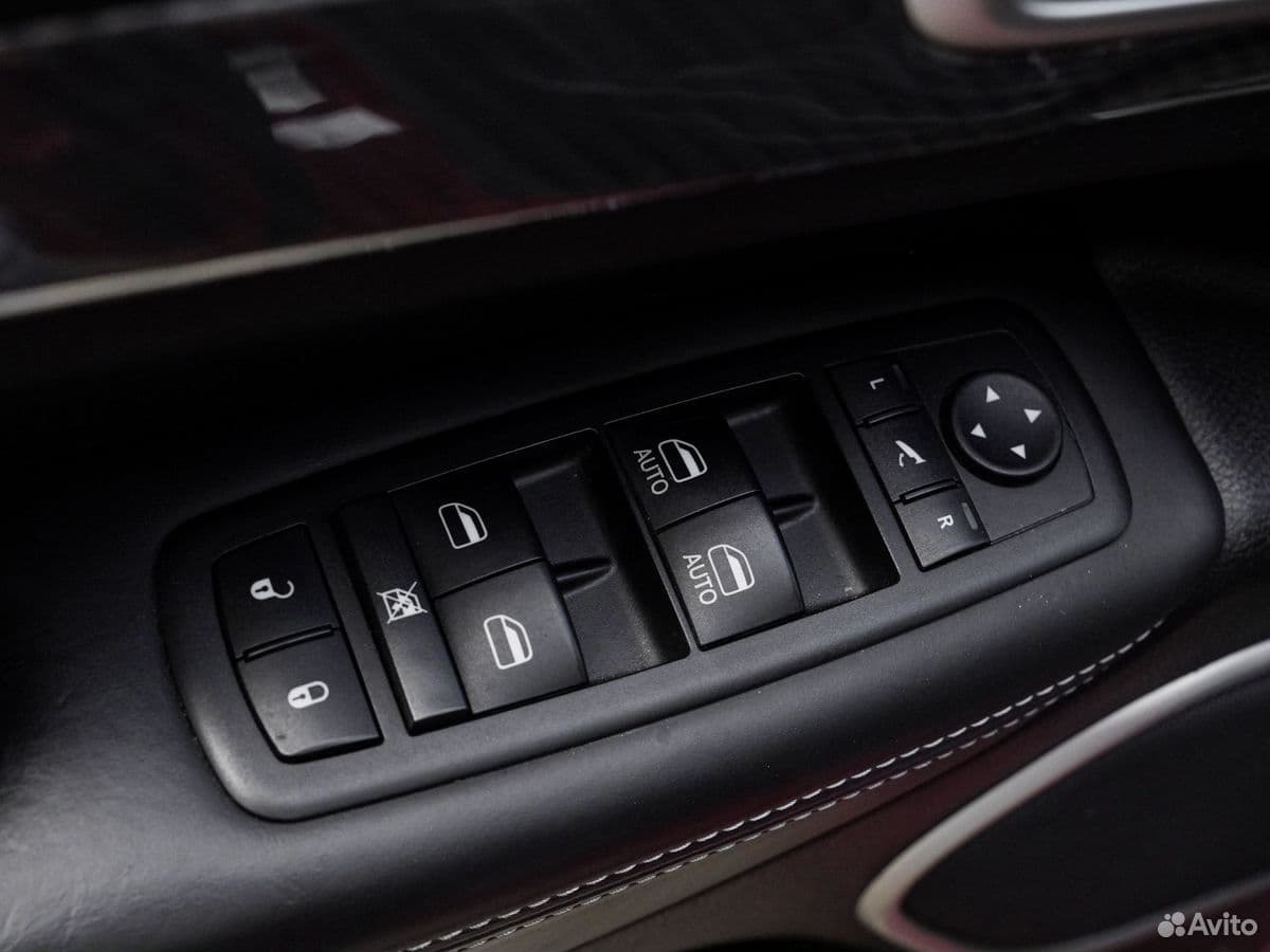 Jeep Grand Cherokee SRT — фото 17