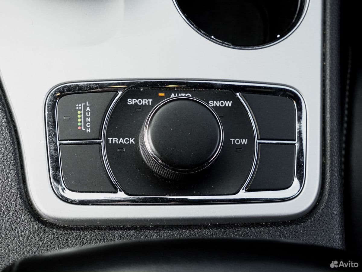 Jeep Grand Cherokee SRT — фото 25