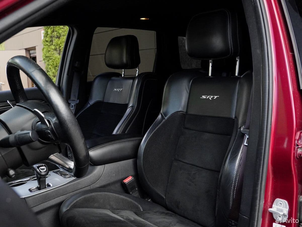Jeep Grand Cherokee SRT — фото 28