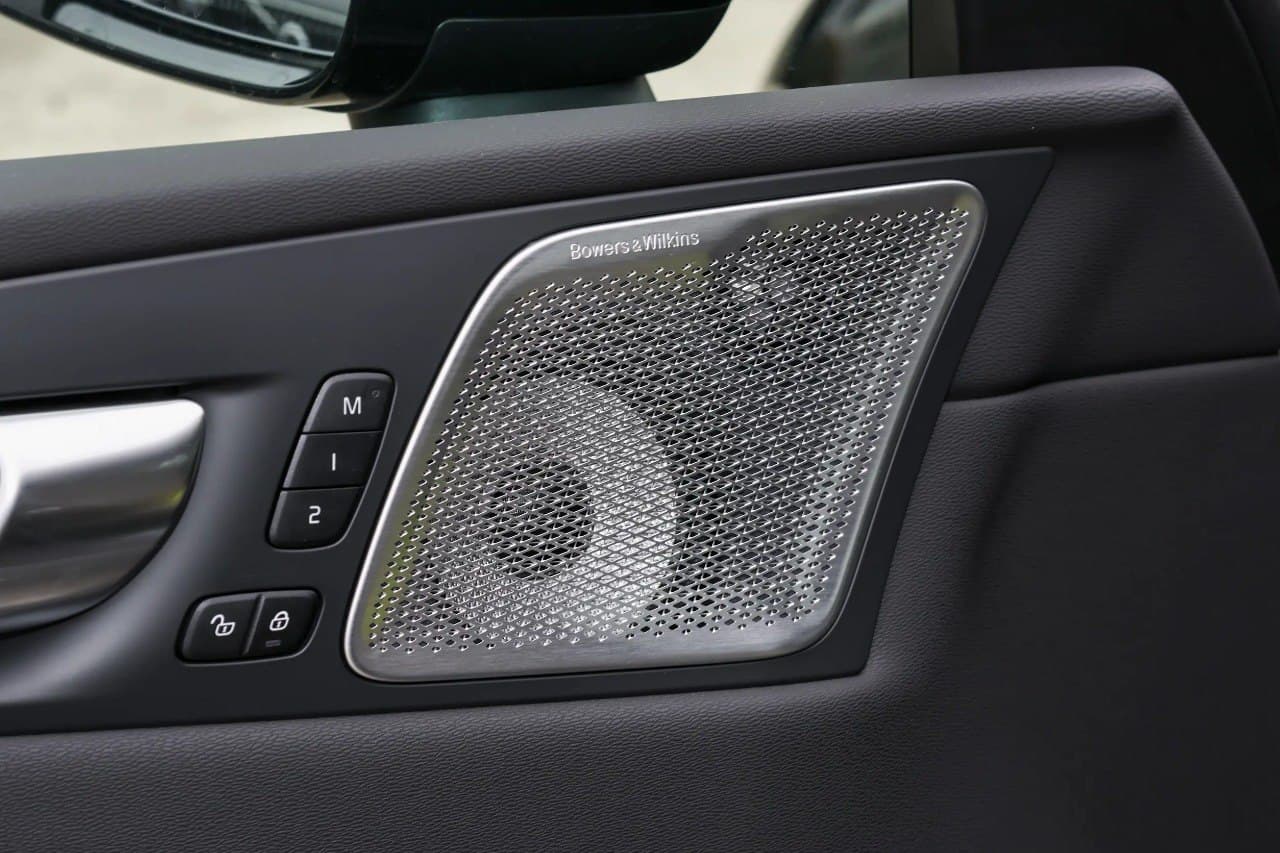 Volvo XC60 — фото 14