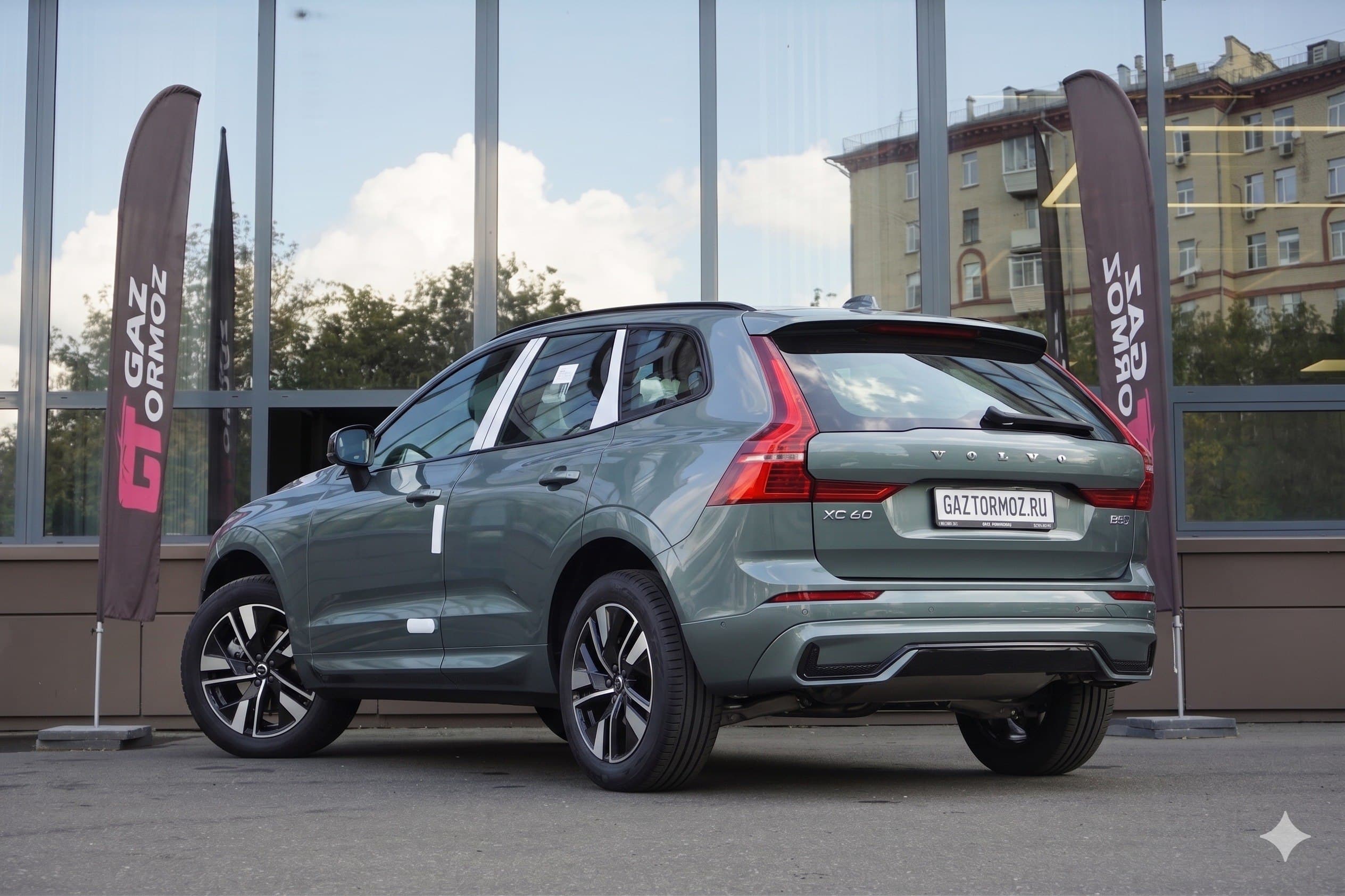 Volvo XC60 — фото 3