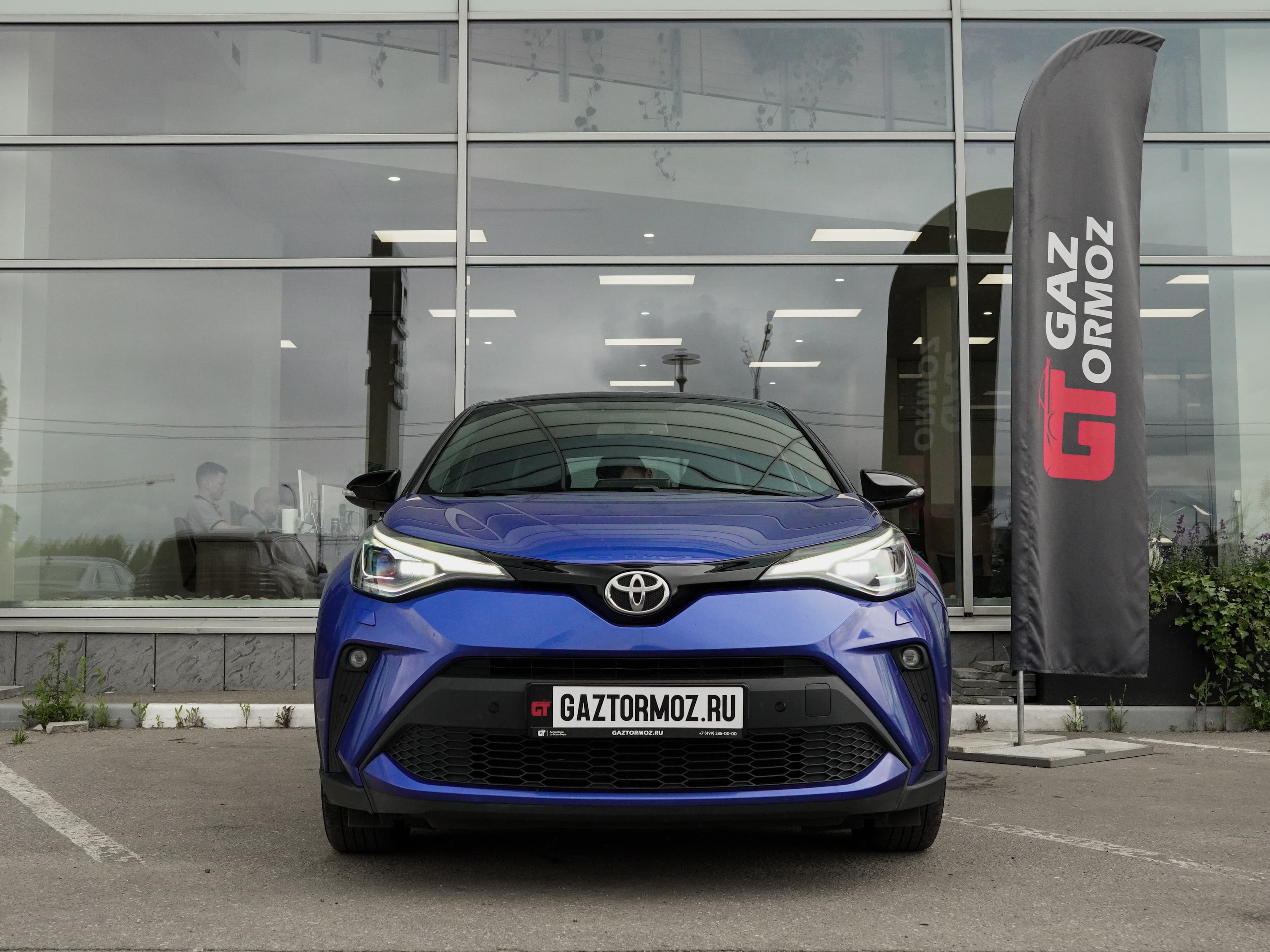 Toyota C-HR — фото 2