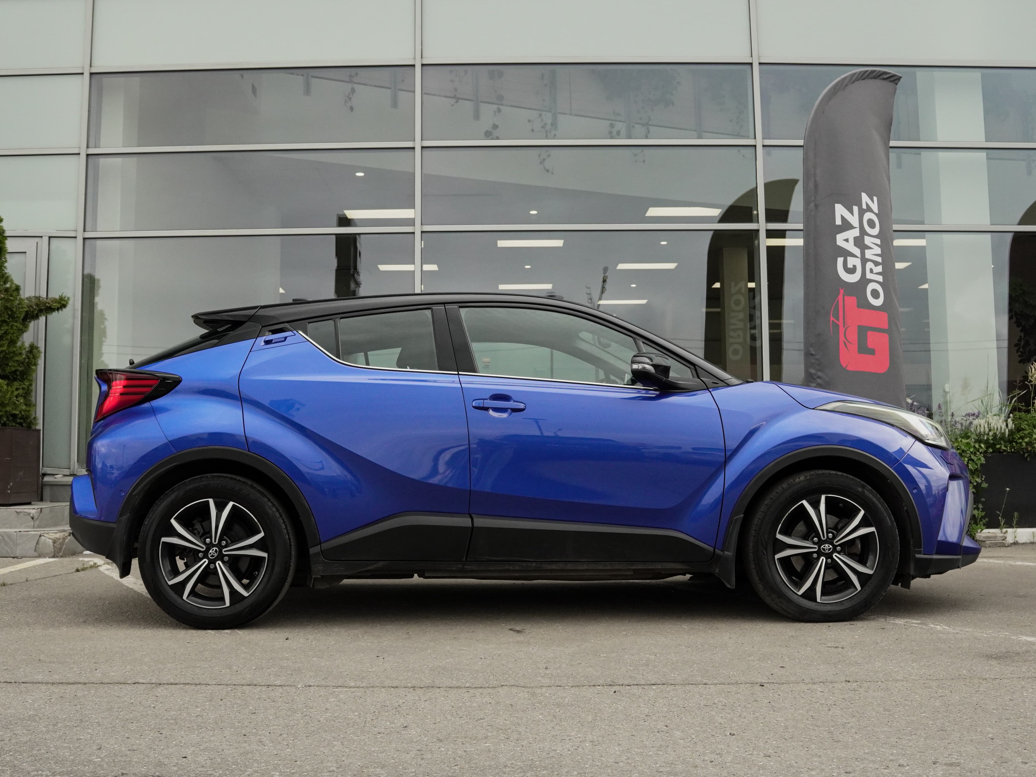 Toyota C-HR — фото 9