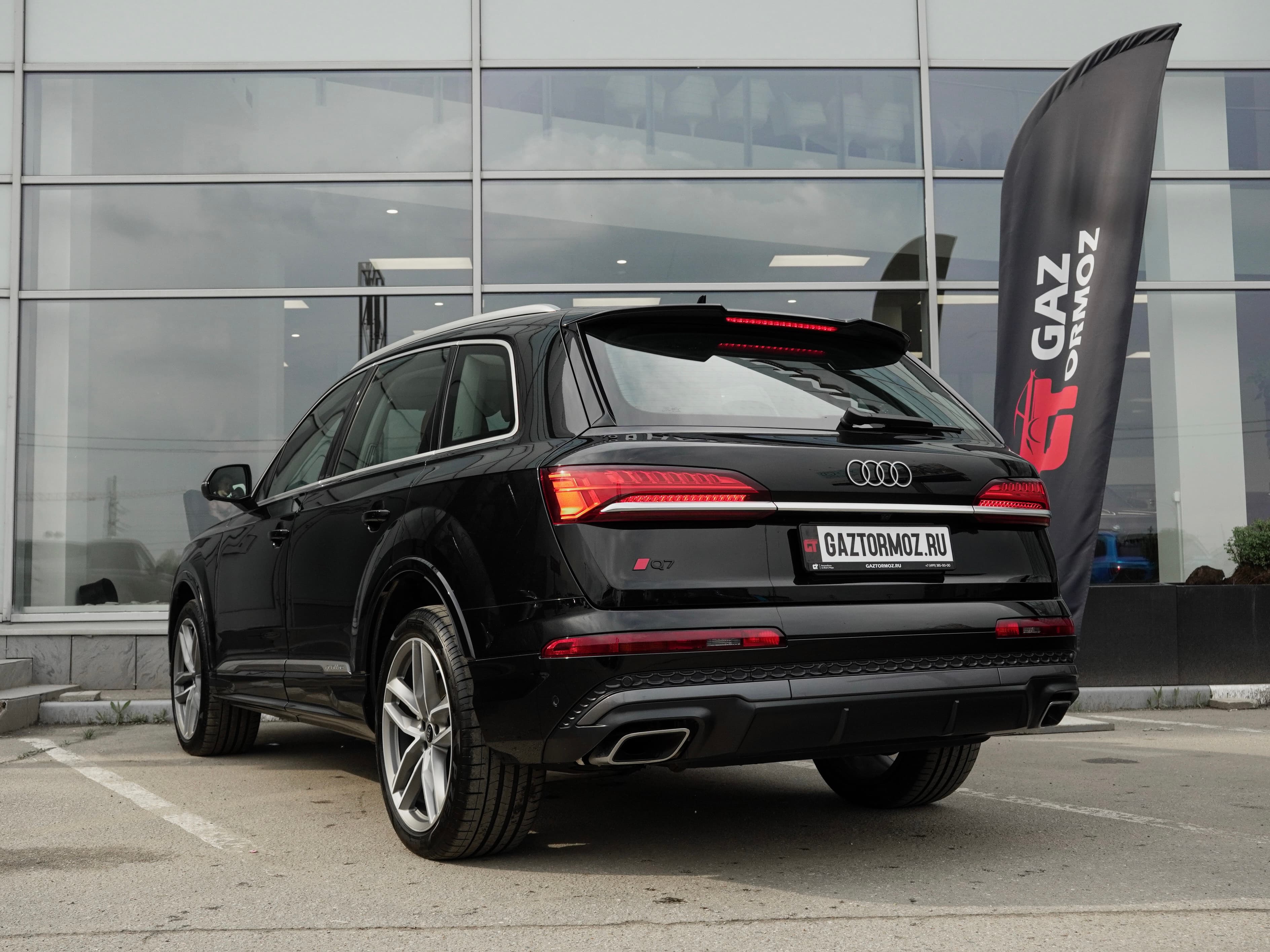Audi Q7 — фото 5